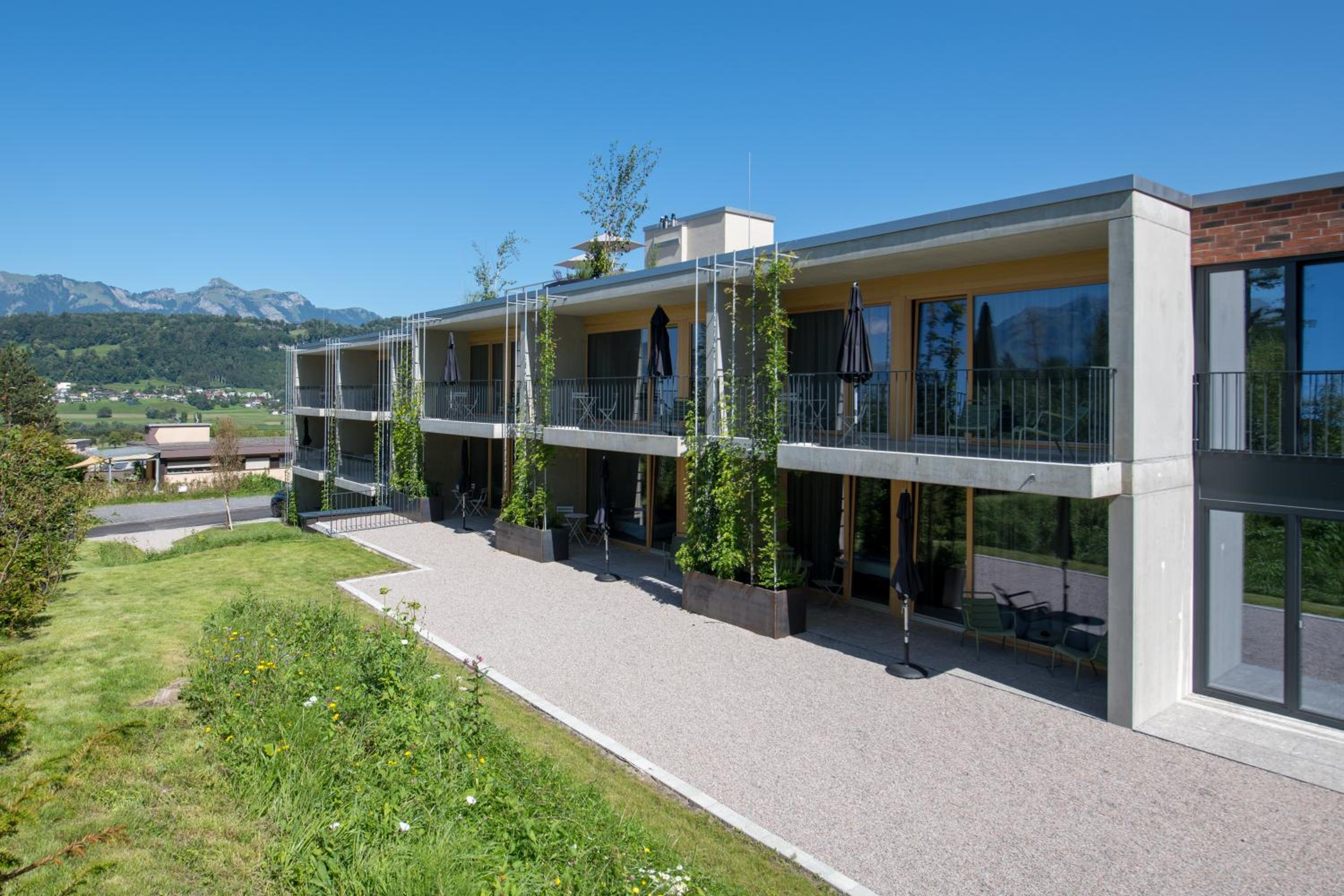 One-Bedroom Apartment with Balcony photo 3