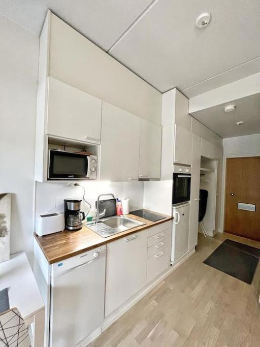 One-Bedroom Apartment photo 3