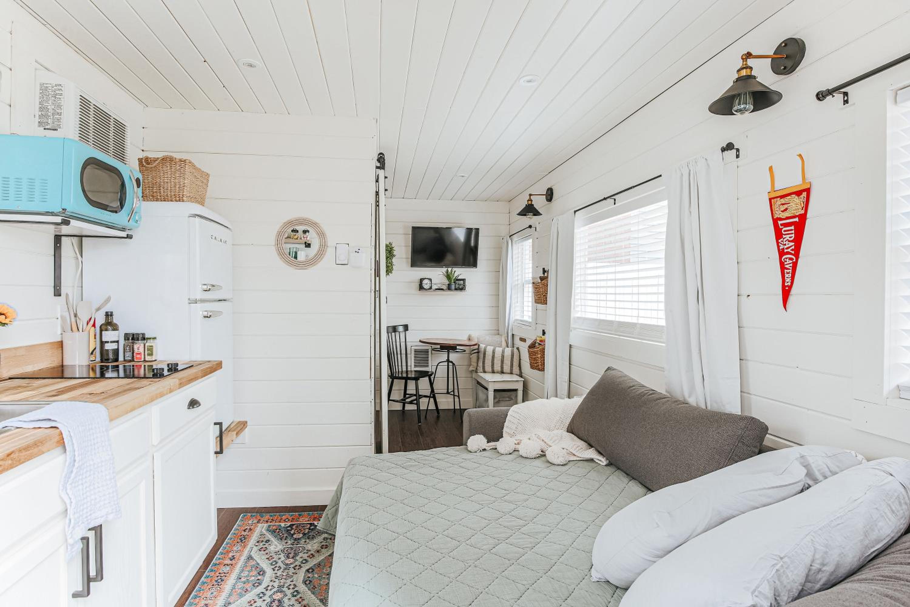 One-Bedroom House photo 1