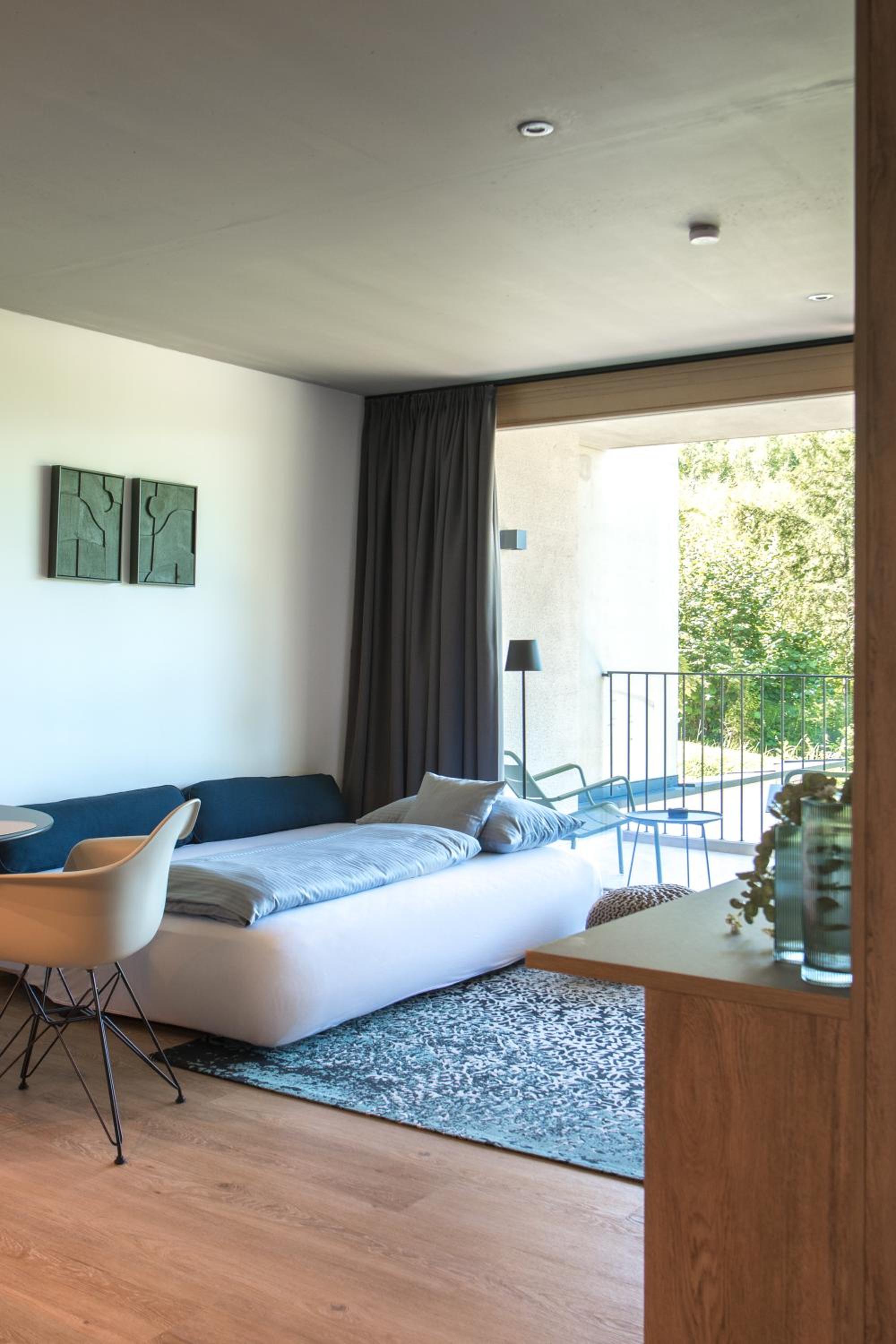 Two-Bedroom Apartment with Balcony photo 3