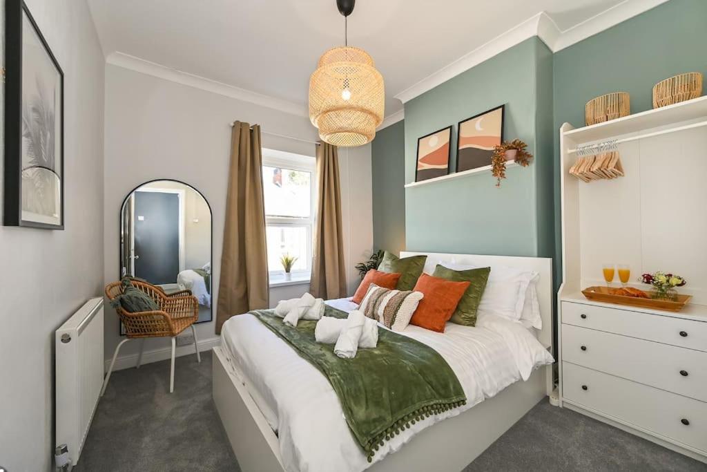 Three-Bedroom House photo 1