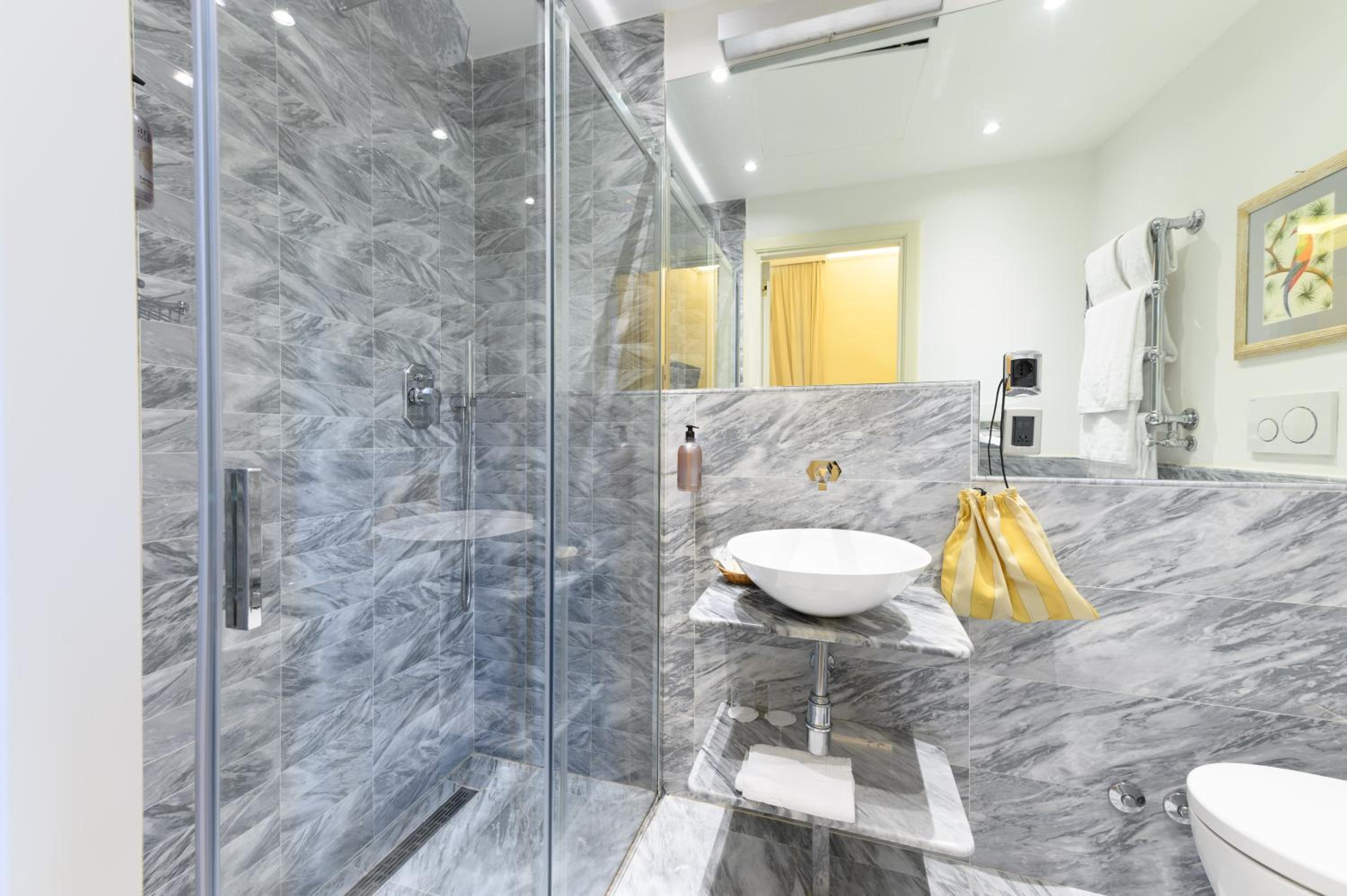 Superior Double or Twin Room - Photo 7