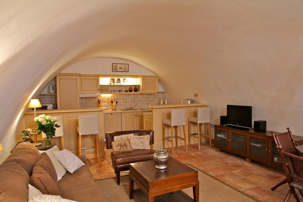 Apartment - Ground Floor photo 3