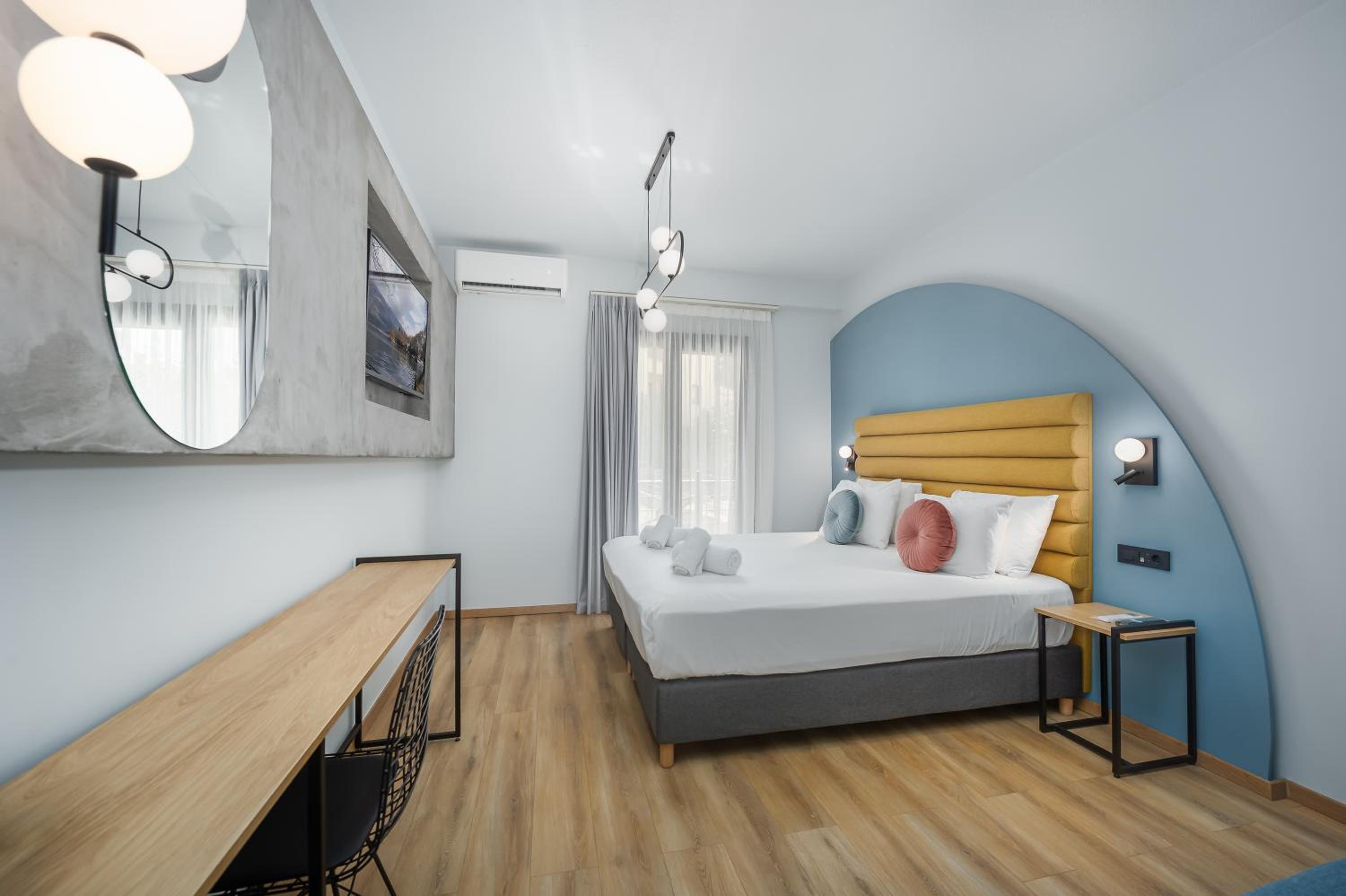Deluxe Junior Suite - Photo 4