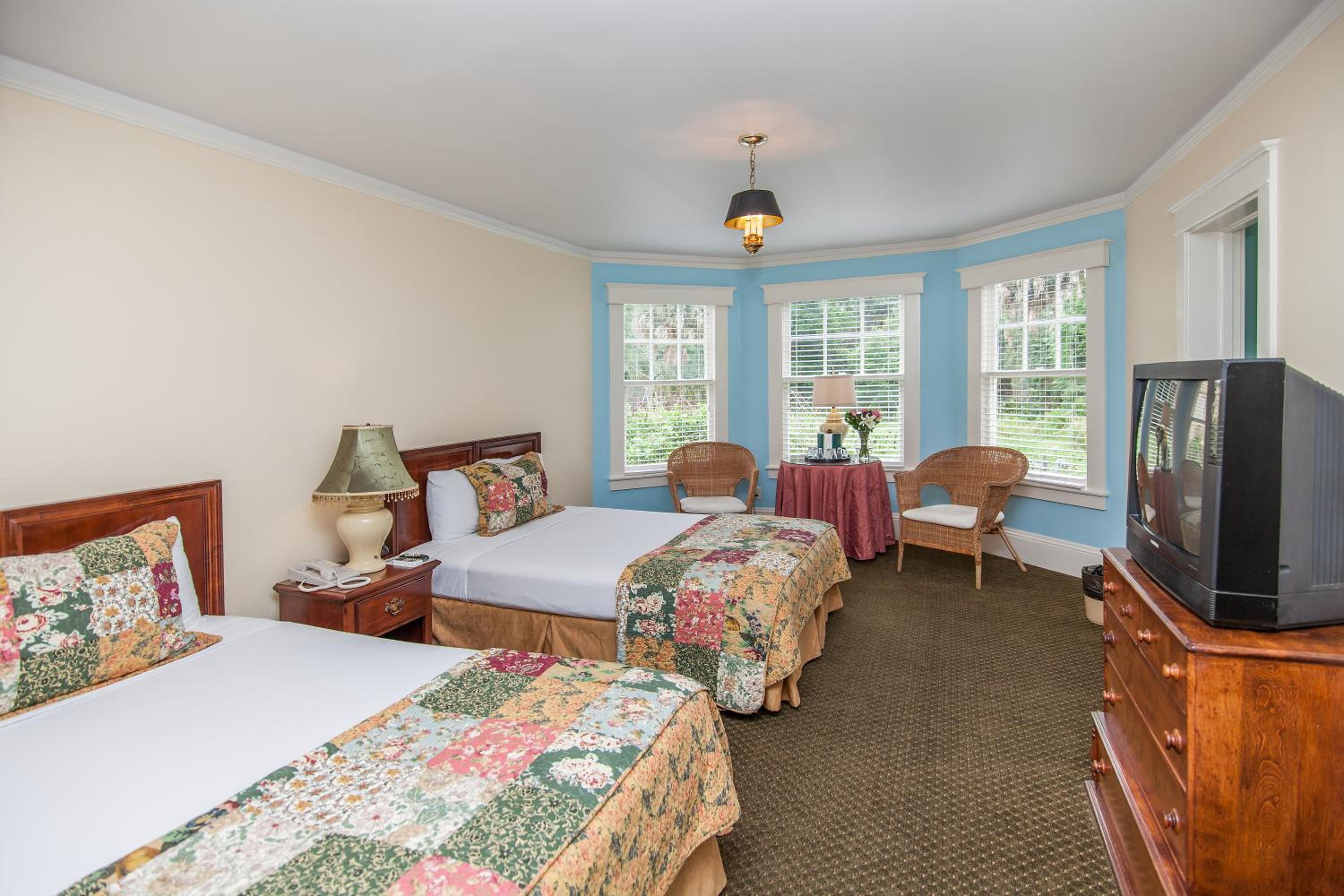 Suite with Two Double Beds - Photo 3