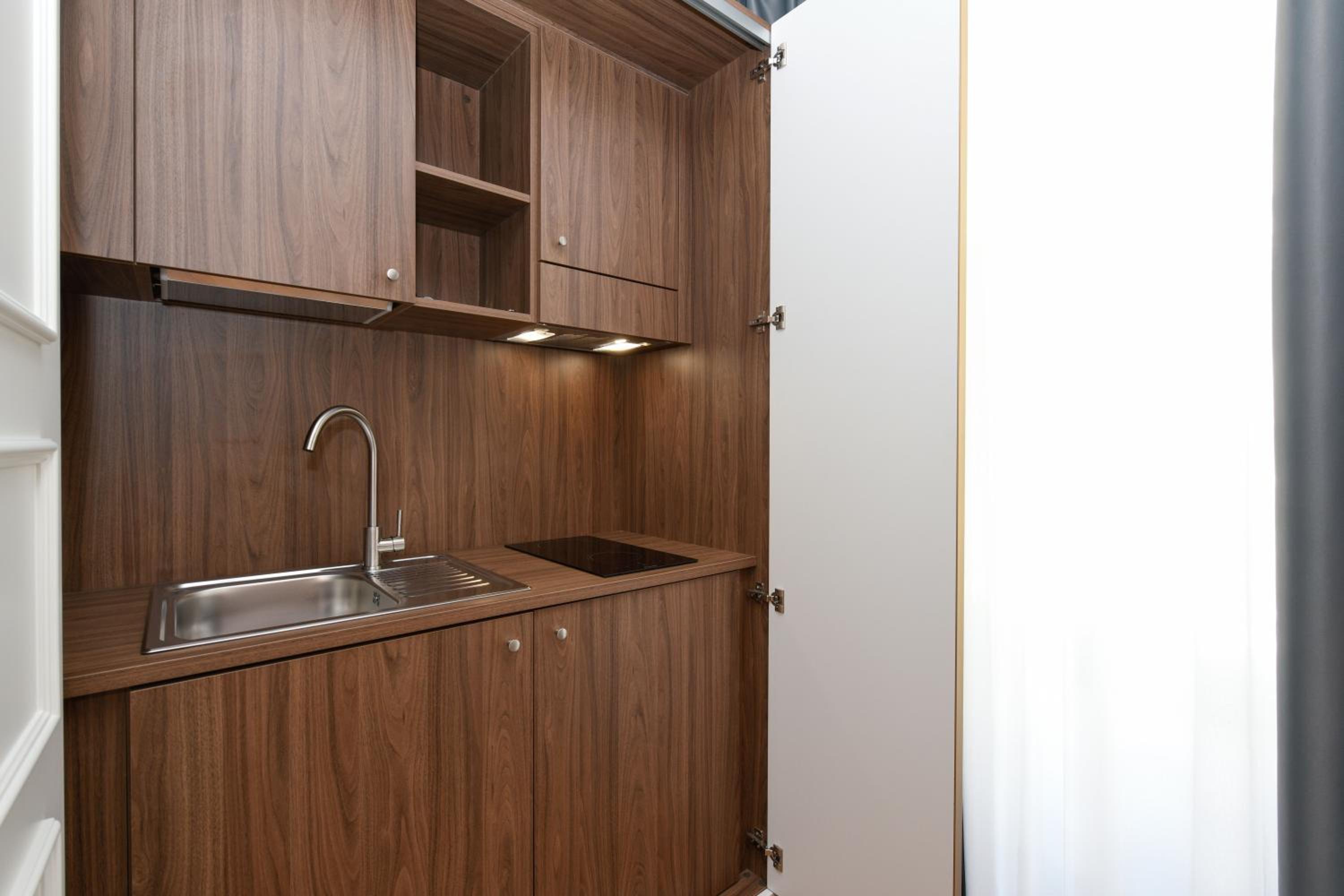 Studio Apartment - Photo 5