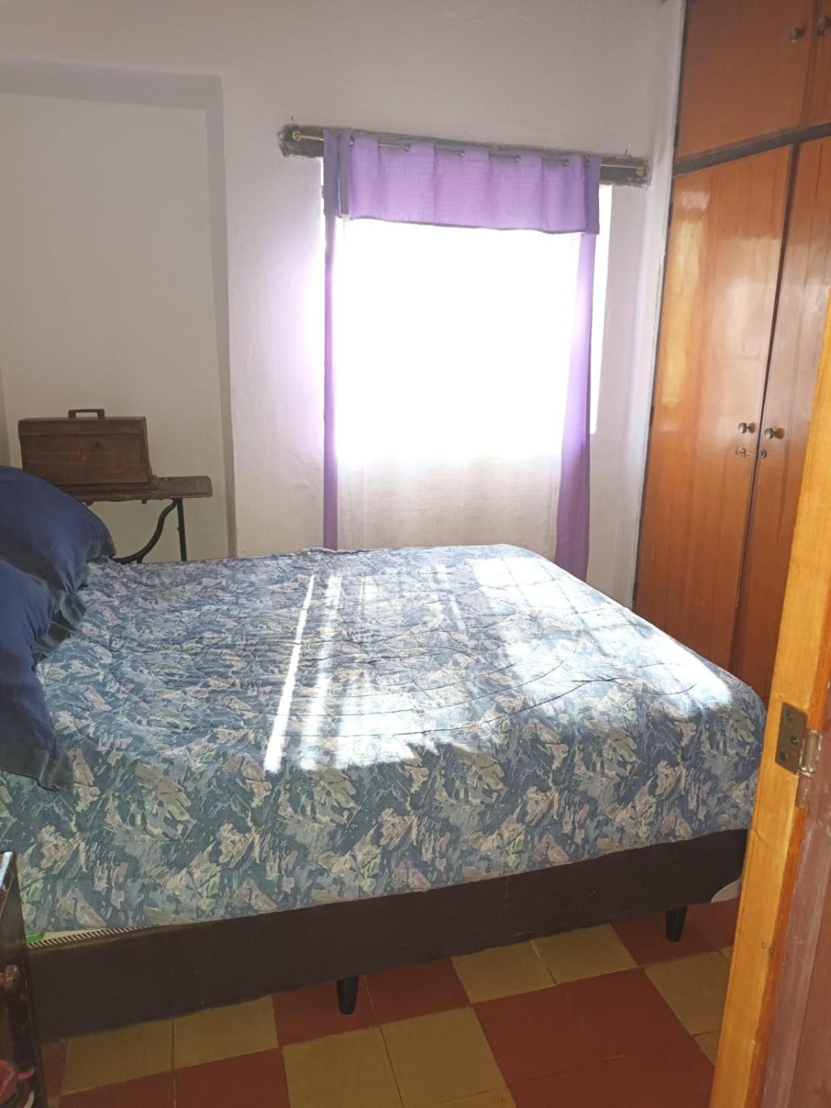 Five-Bedroom House photo 1