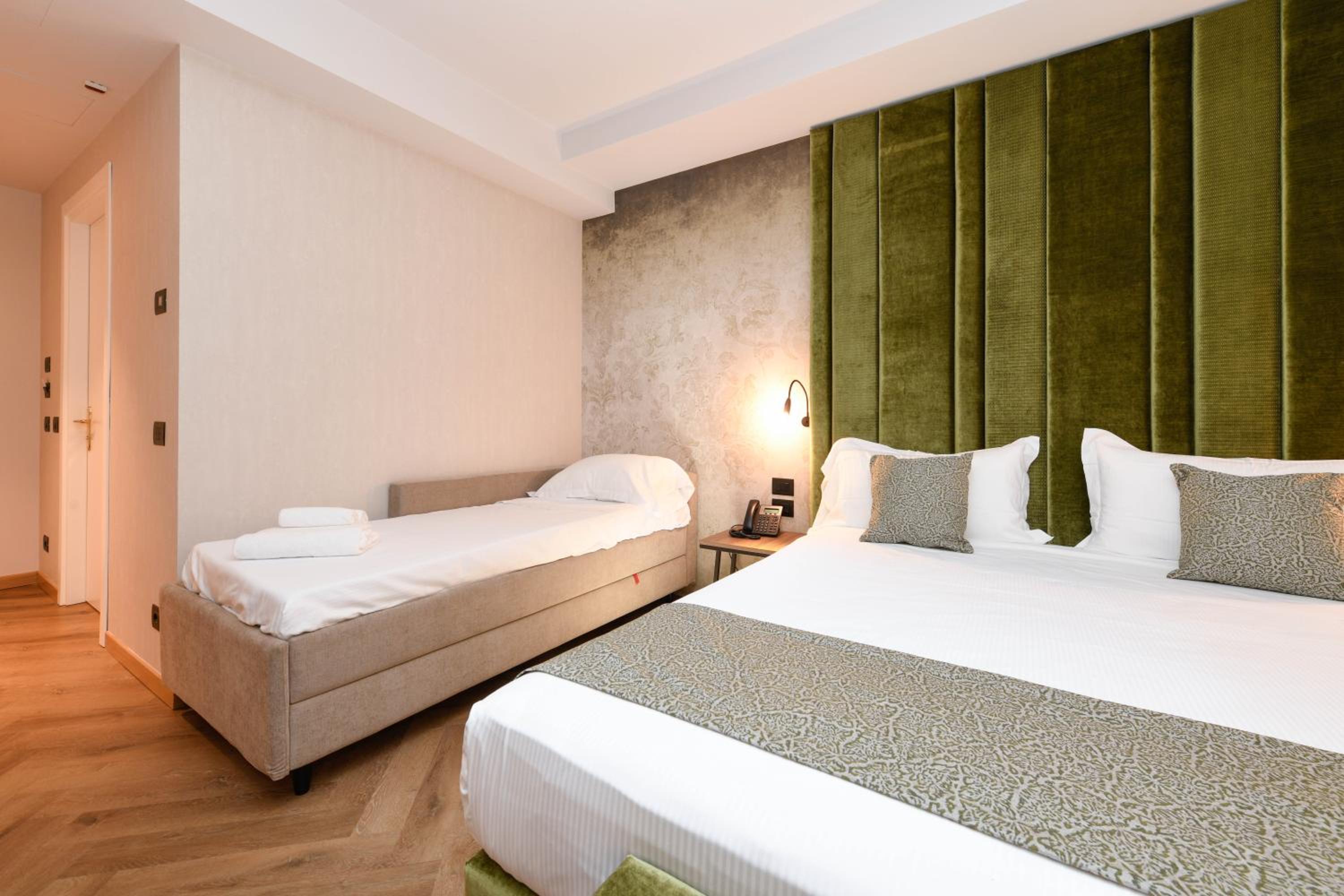 Classic Triple Room - Photo 10
