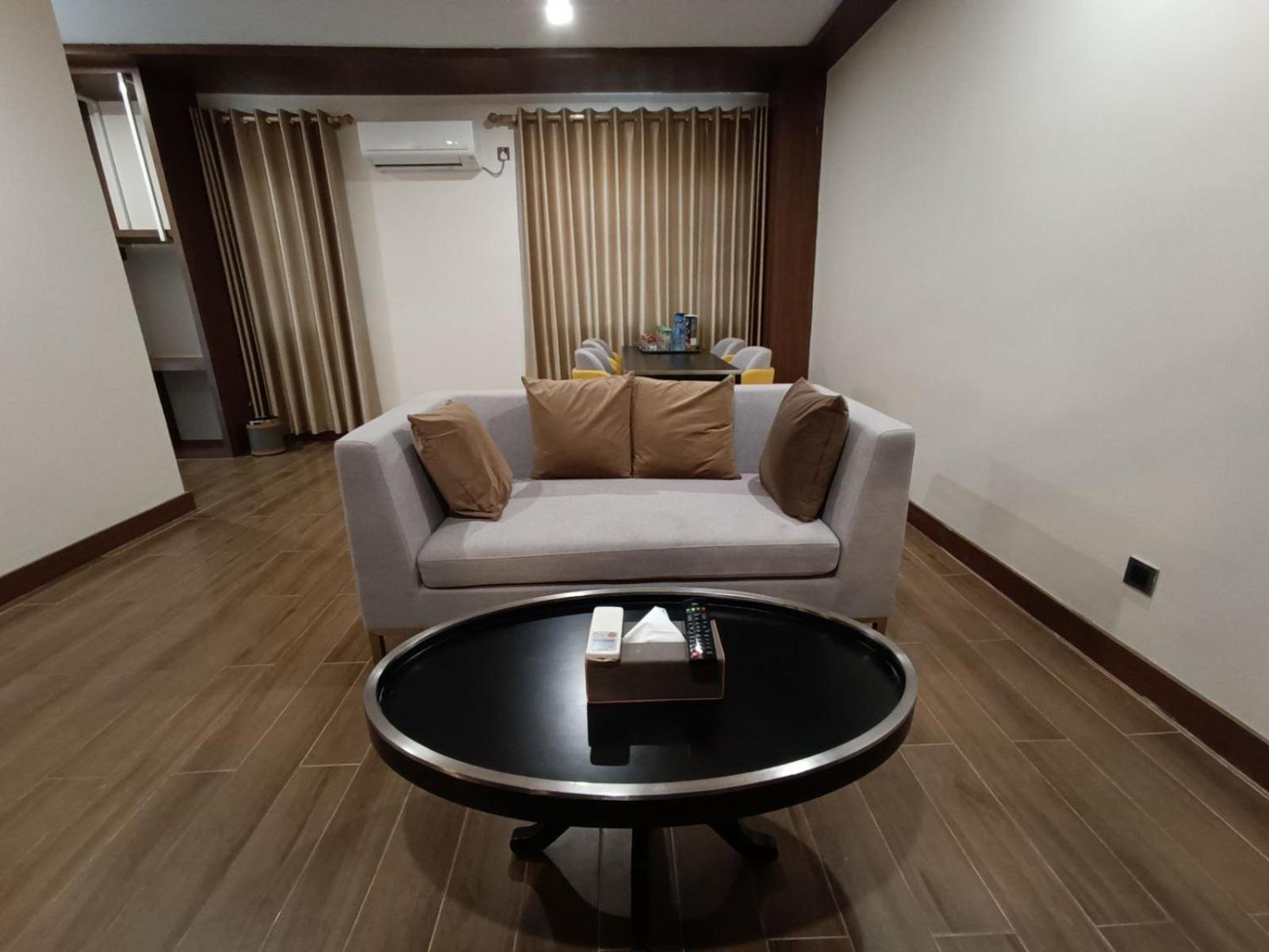 Family Room photo 2