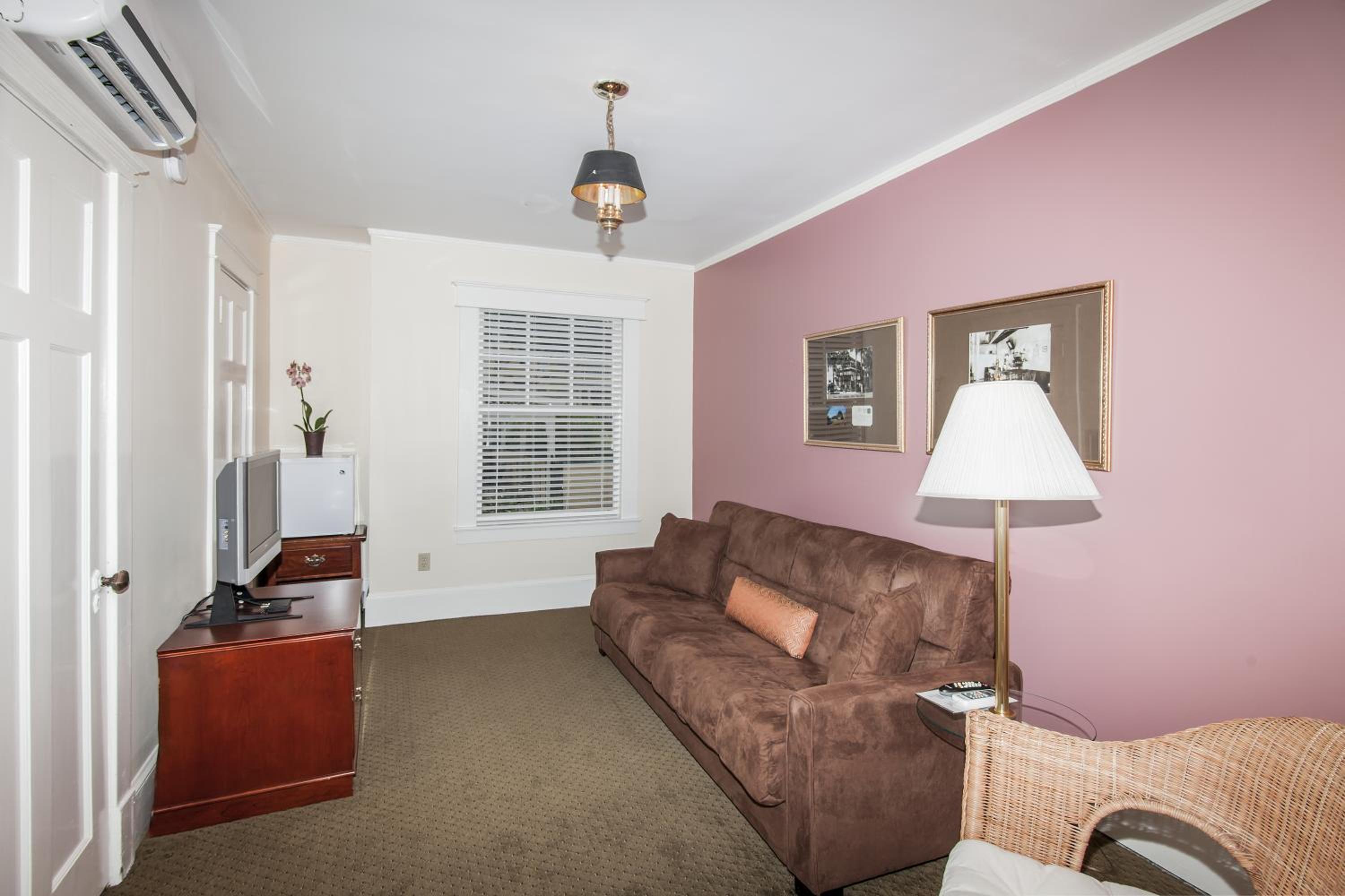 Suite with Two Double Beds - Photo 4