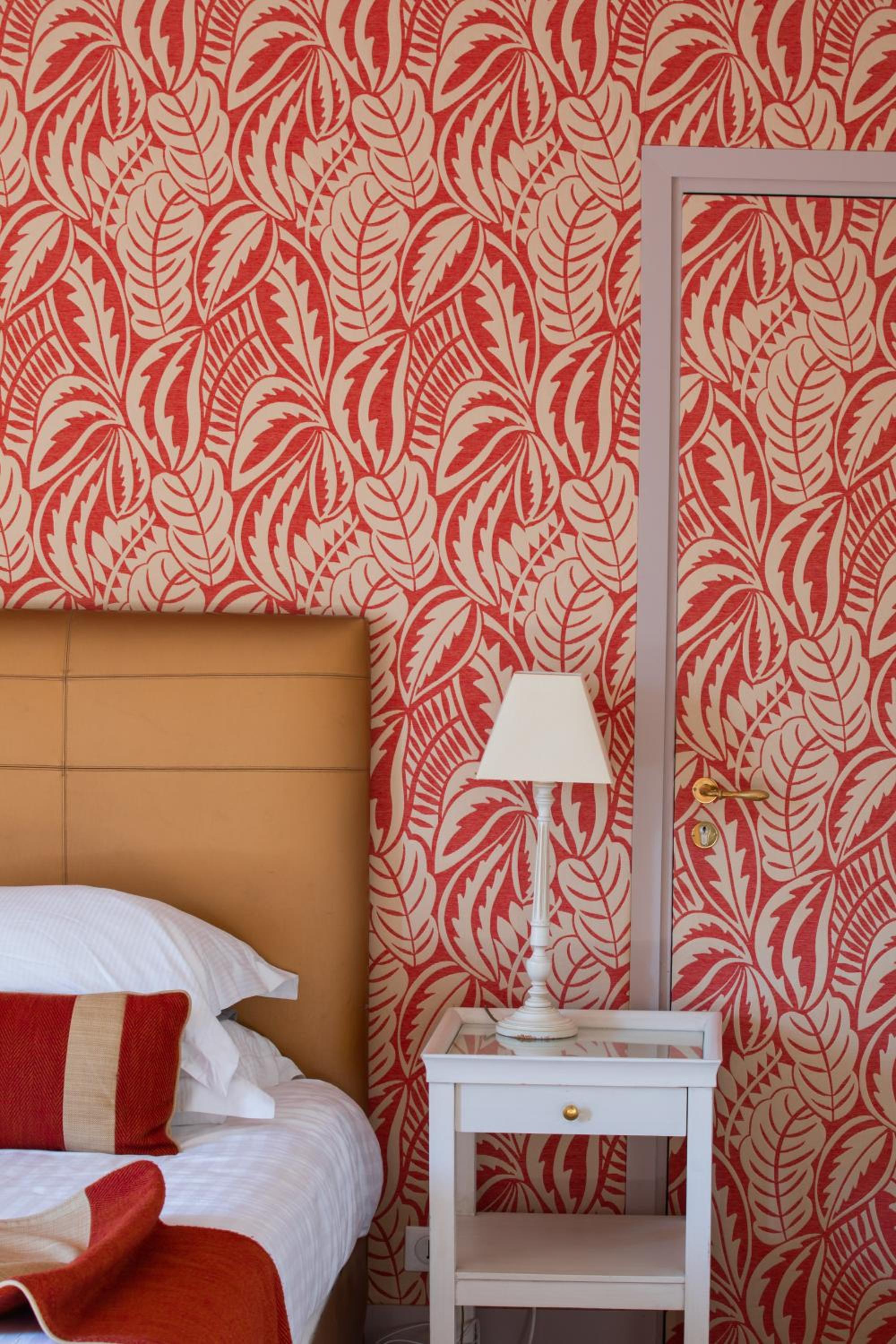 Deluxe Room - Photo 7