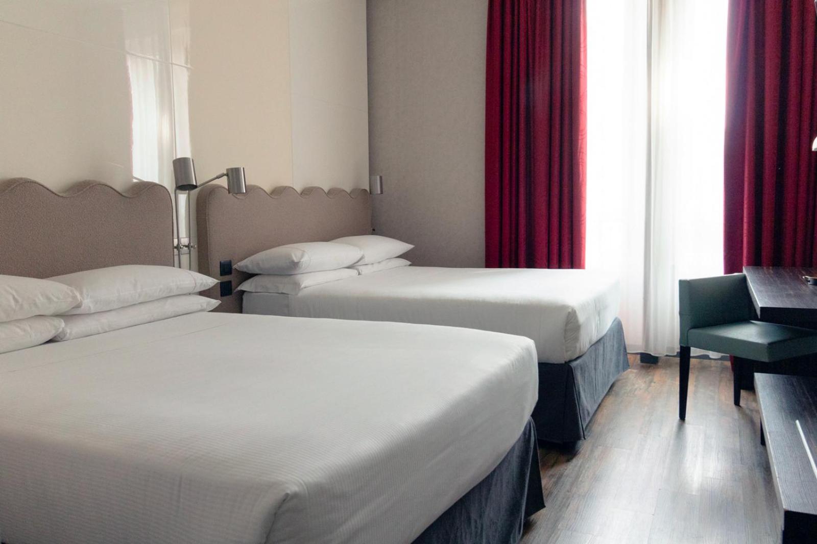 Quadruple Room - Photo 7