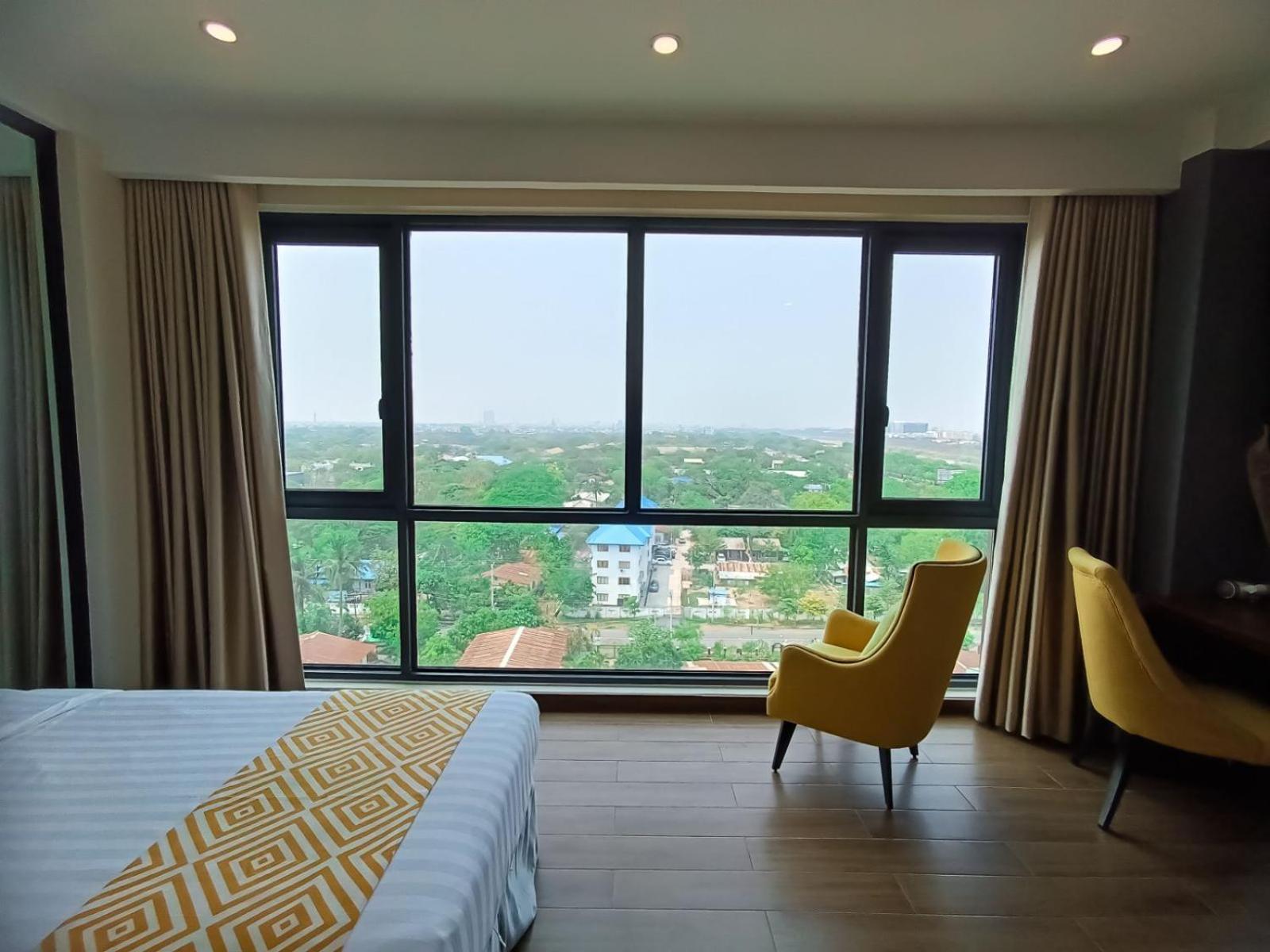 Deluxe Suite - Photo 7