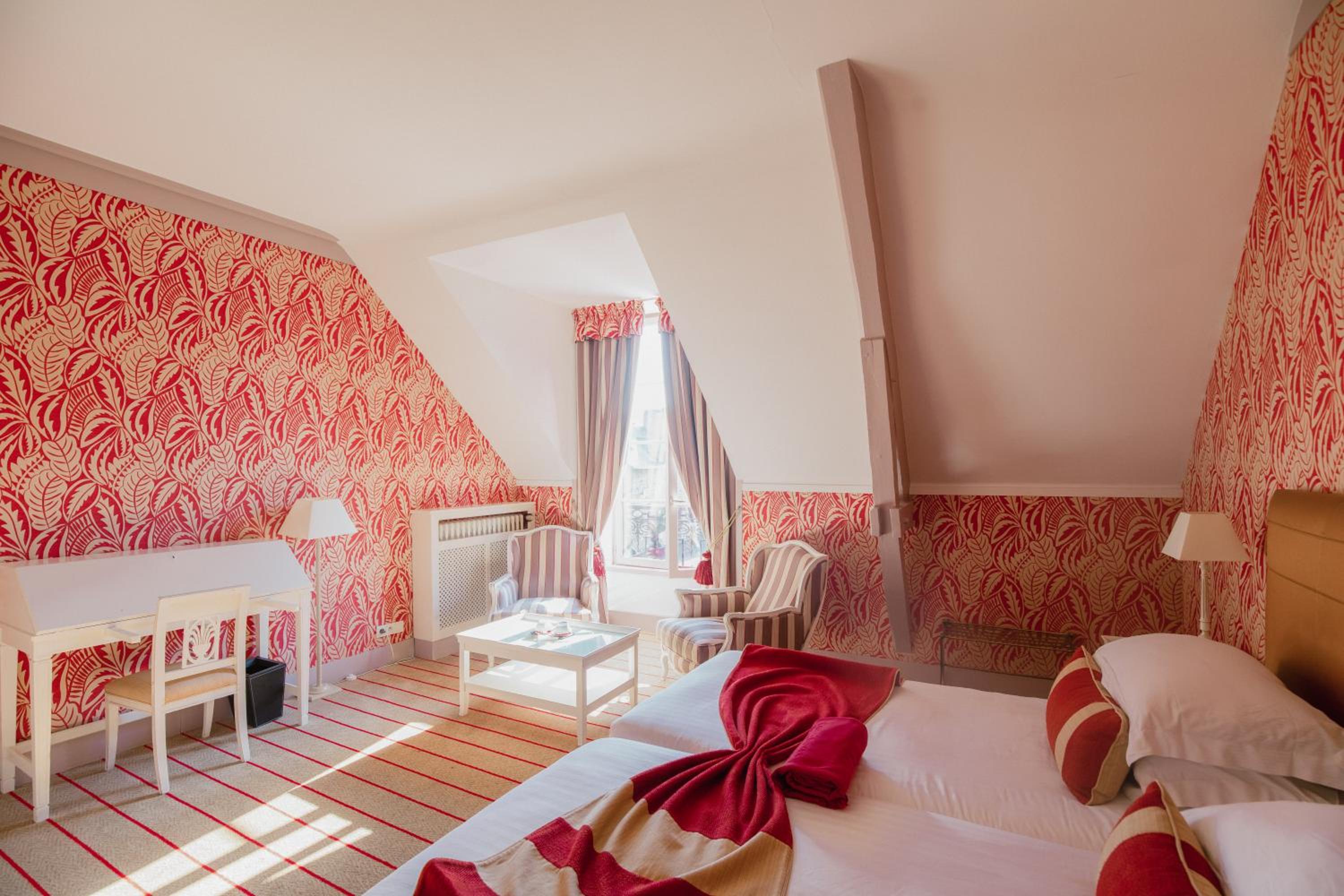 Deluxe Room - Photo 2