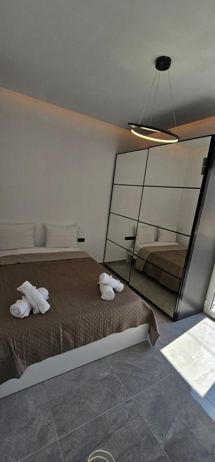 Three-Bedroom Apartment photo 1