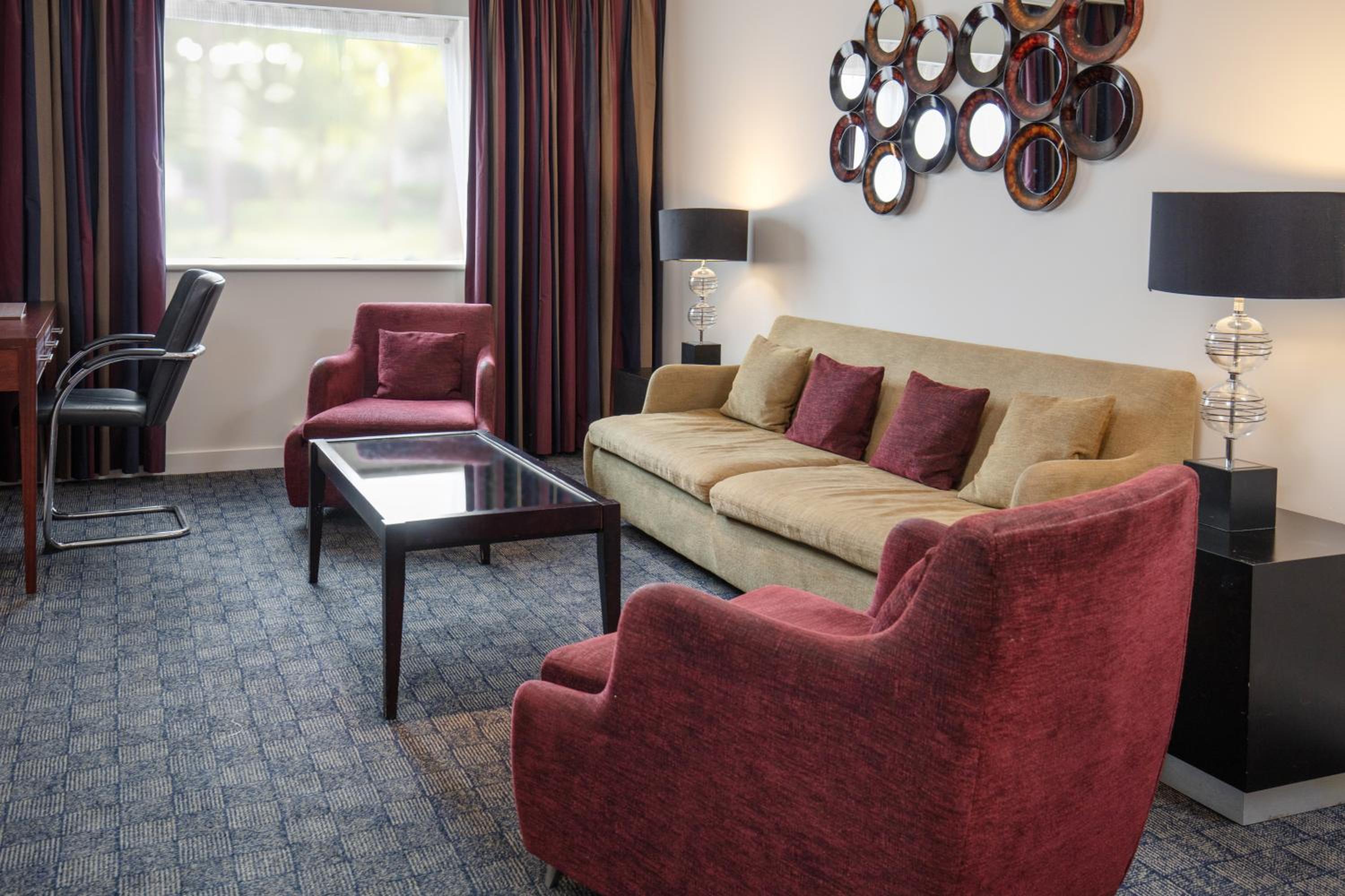 Suite - Photo 3