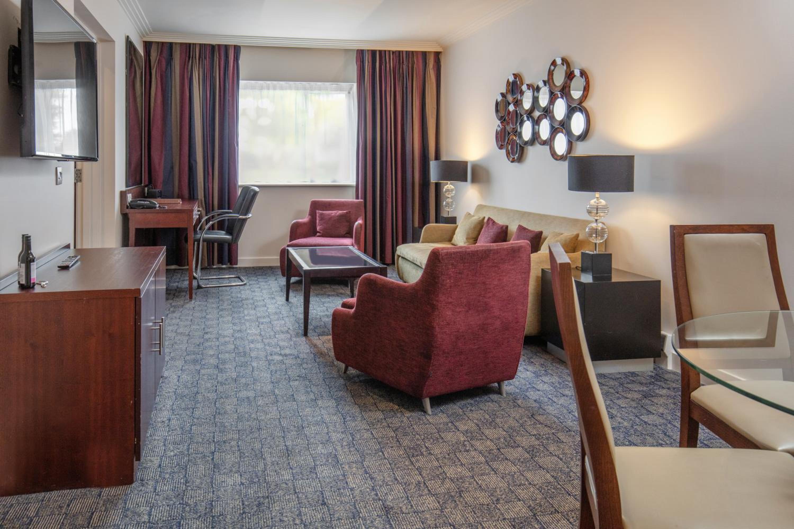 Suite - Photo 5