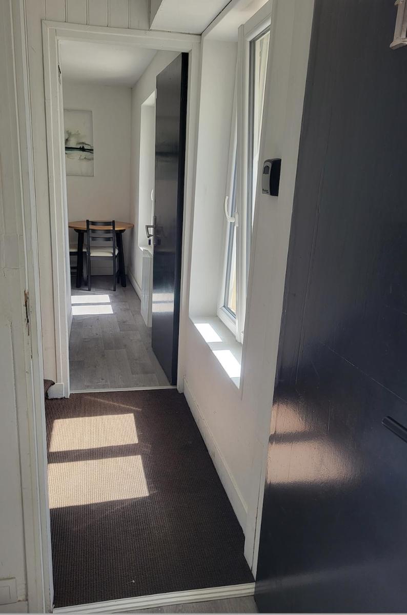 One-Bedroom Apartment - Photo 13