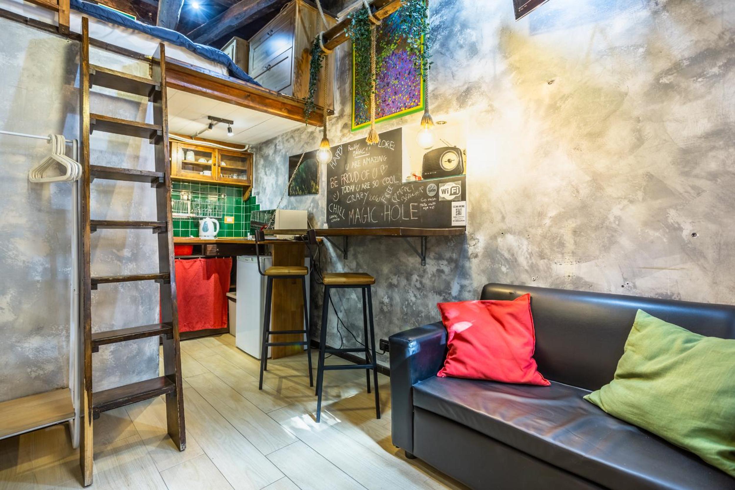 One-Bedroom Apartment