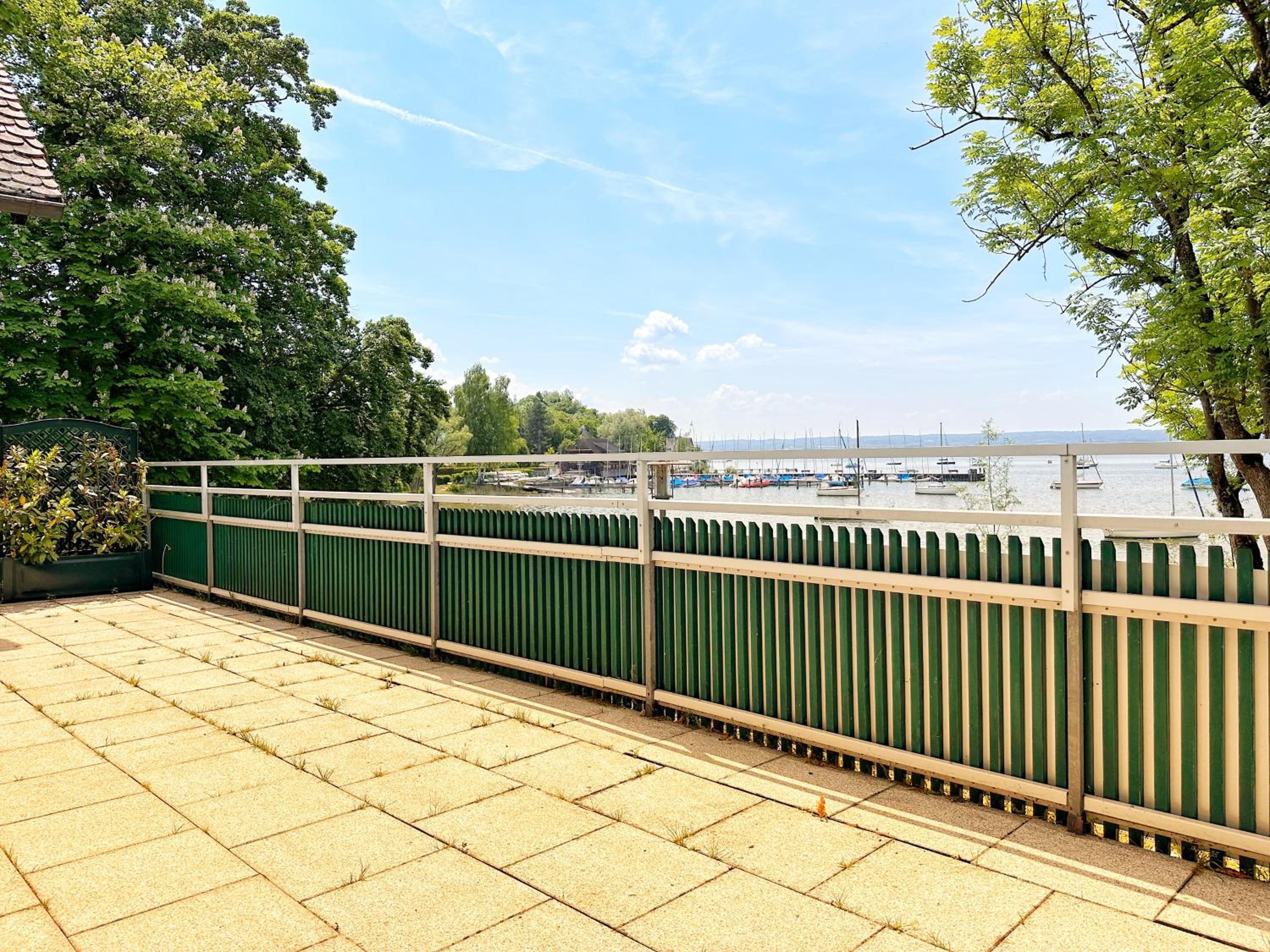 Suite with Lake View photo 3