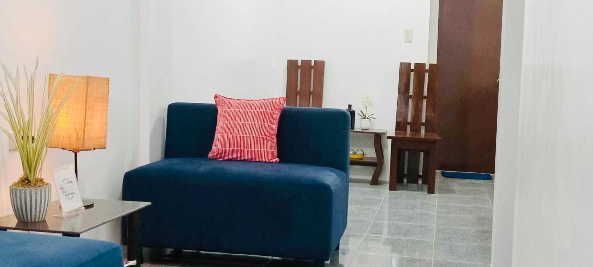 One-Bedroom Apartment photo 2