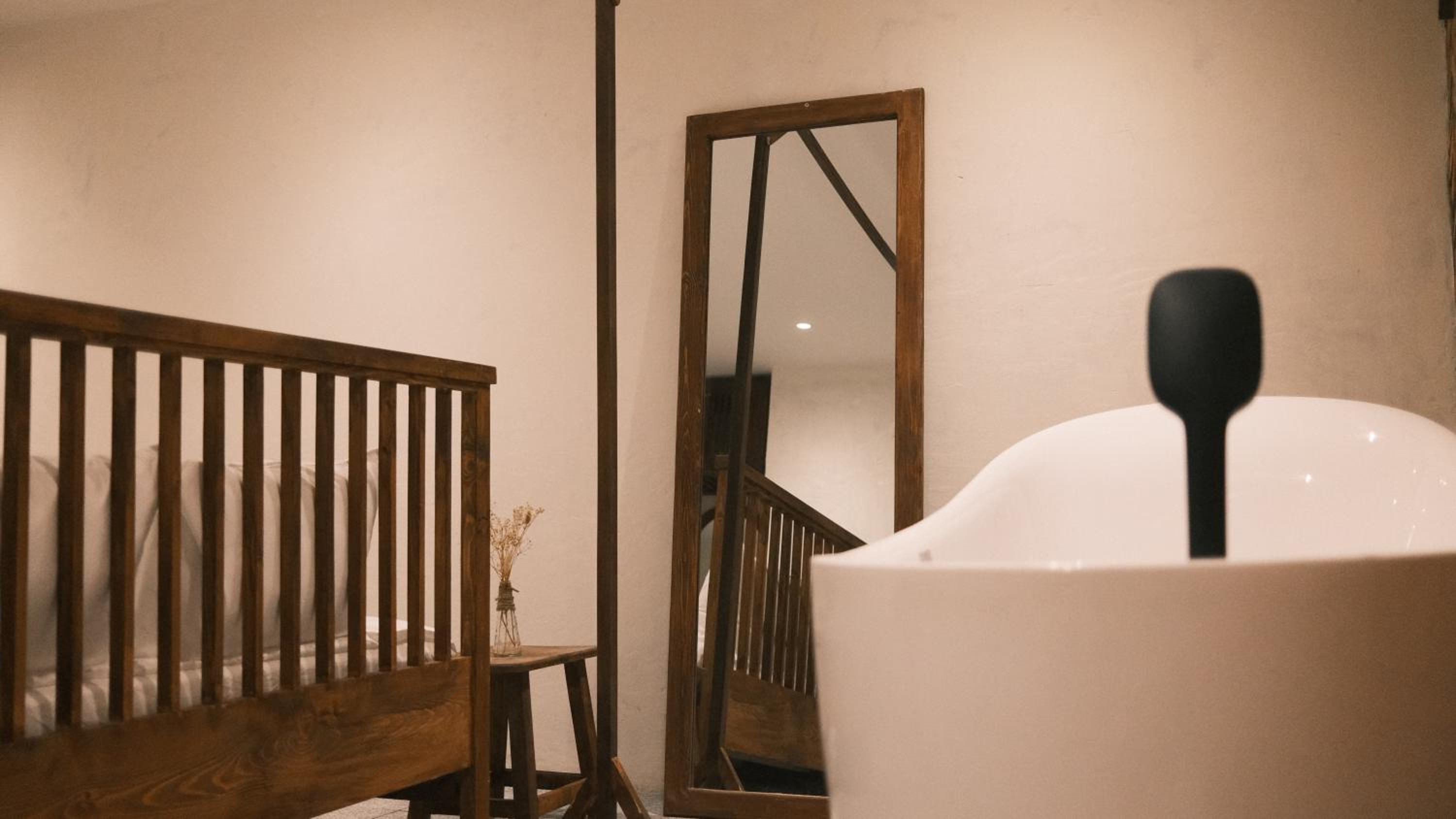 Suite - Photo 9