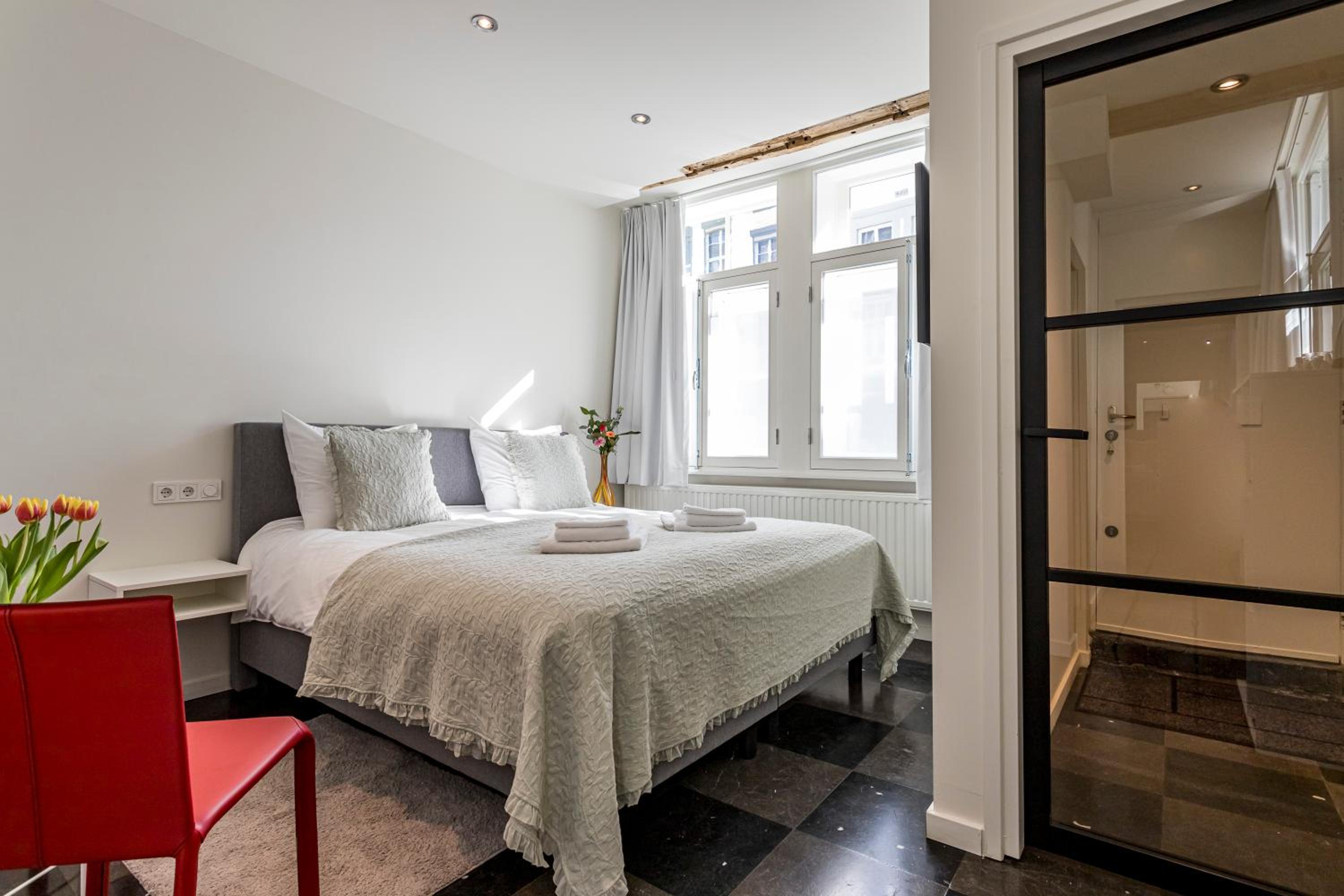 Deluxe King Suite - Photo 1