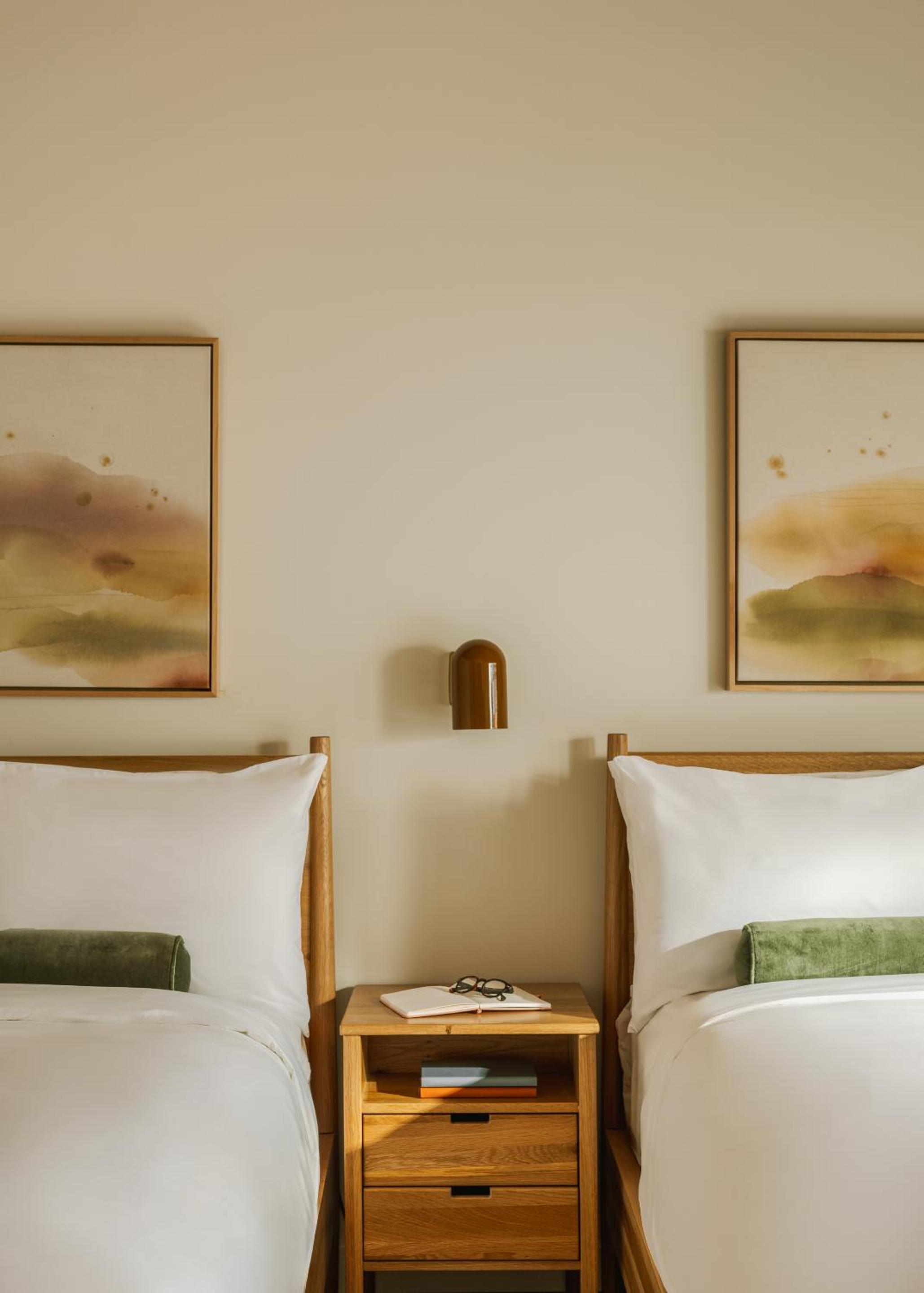 Double Room With Two Double Beds - Photo 4