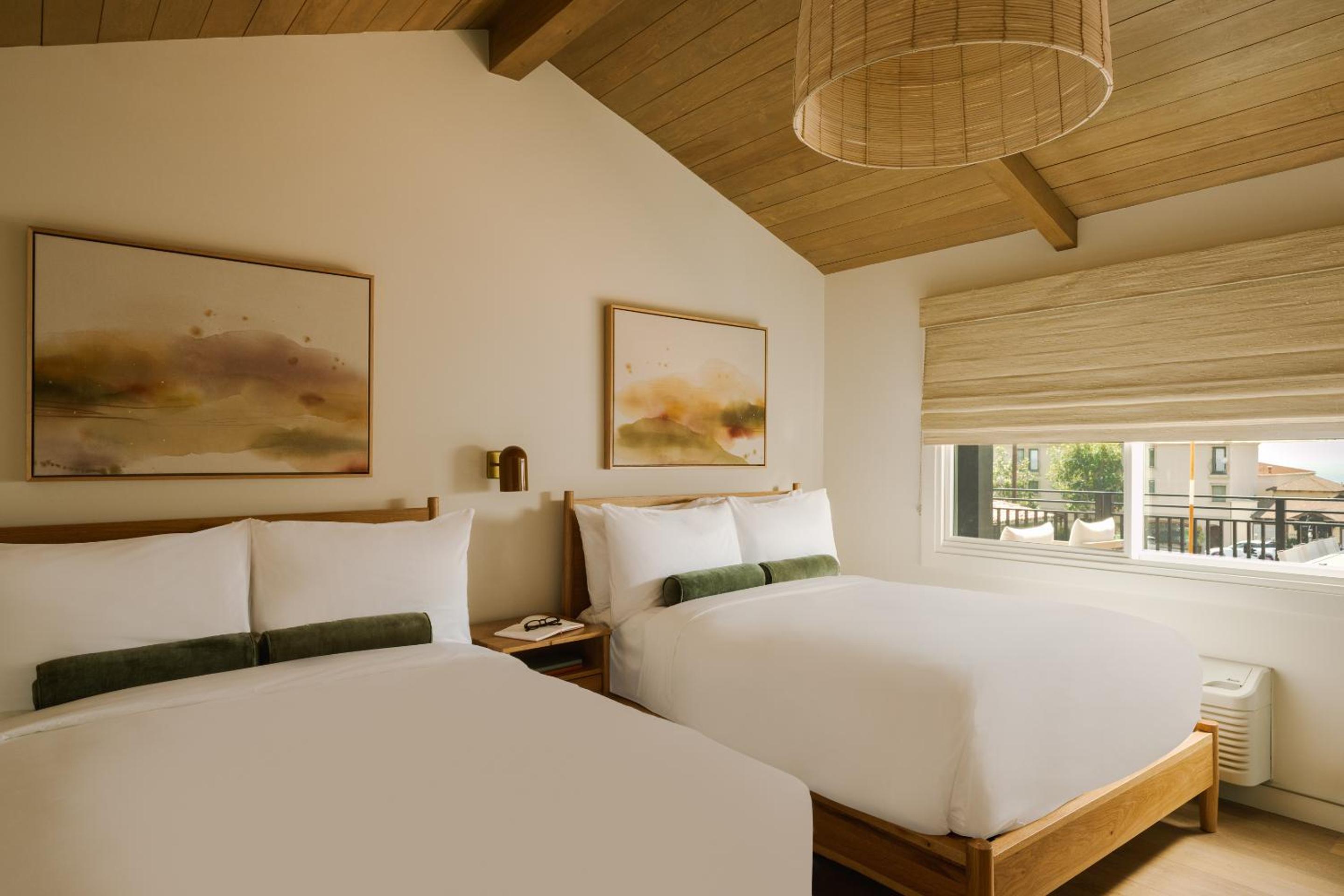 Double Room With Two Double Beds - Photo 1