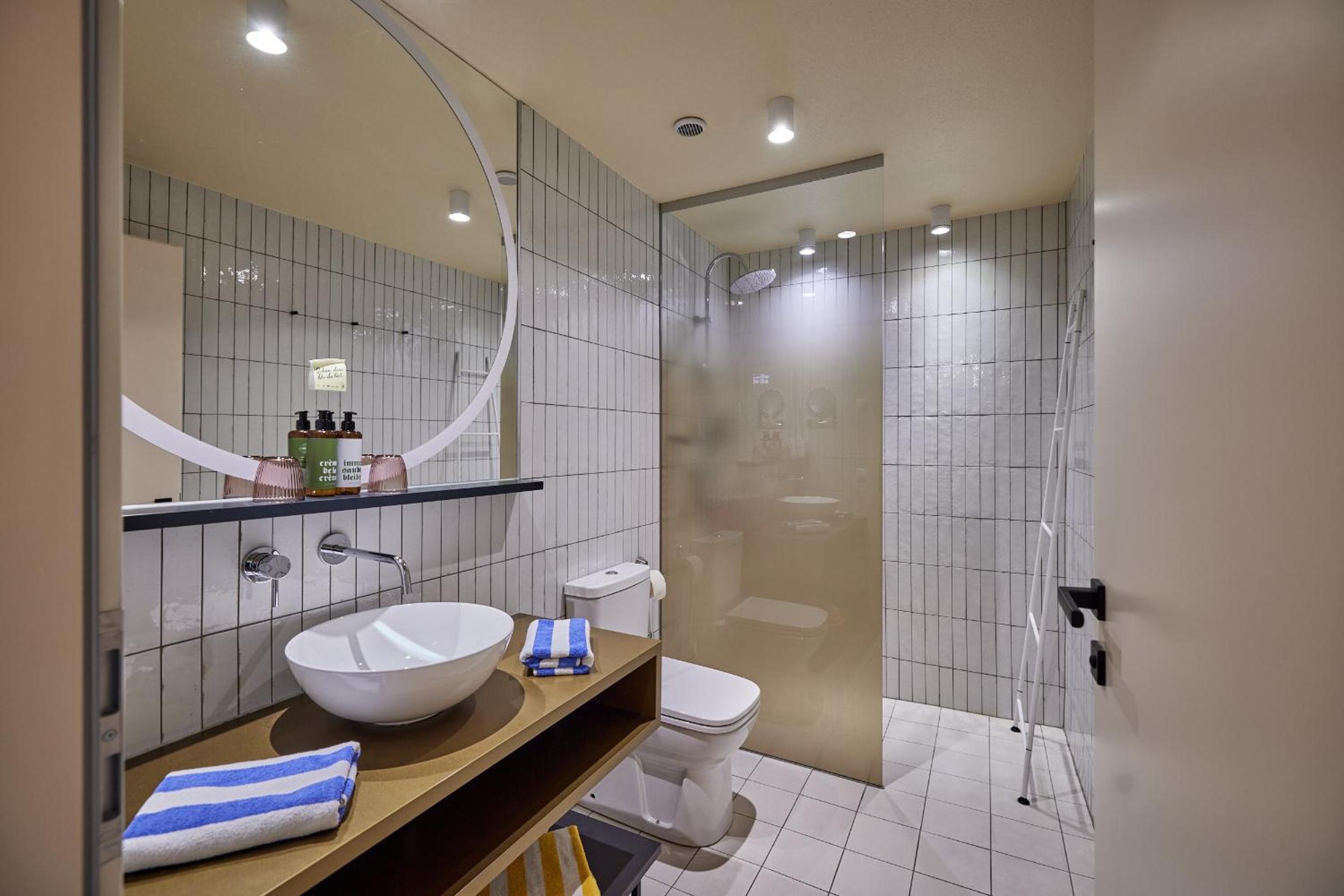 Double Room with Balcony - Photo 6