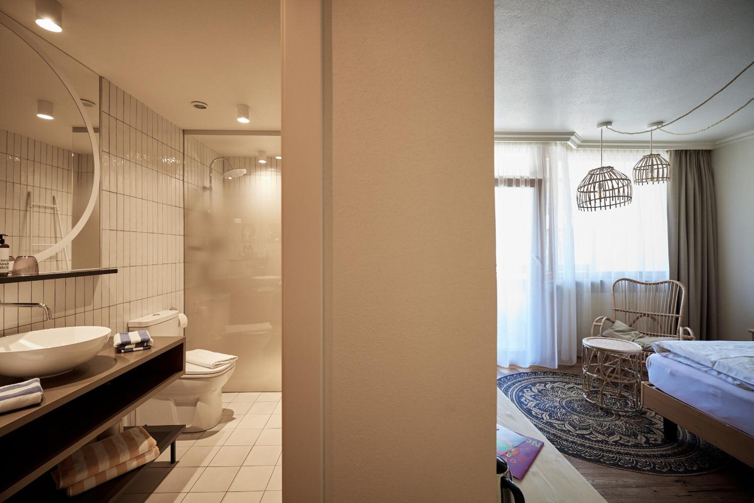 Double Room with Balcony - Photo 4