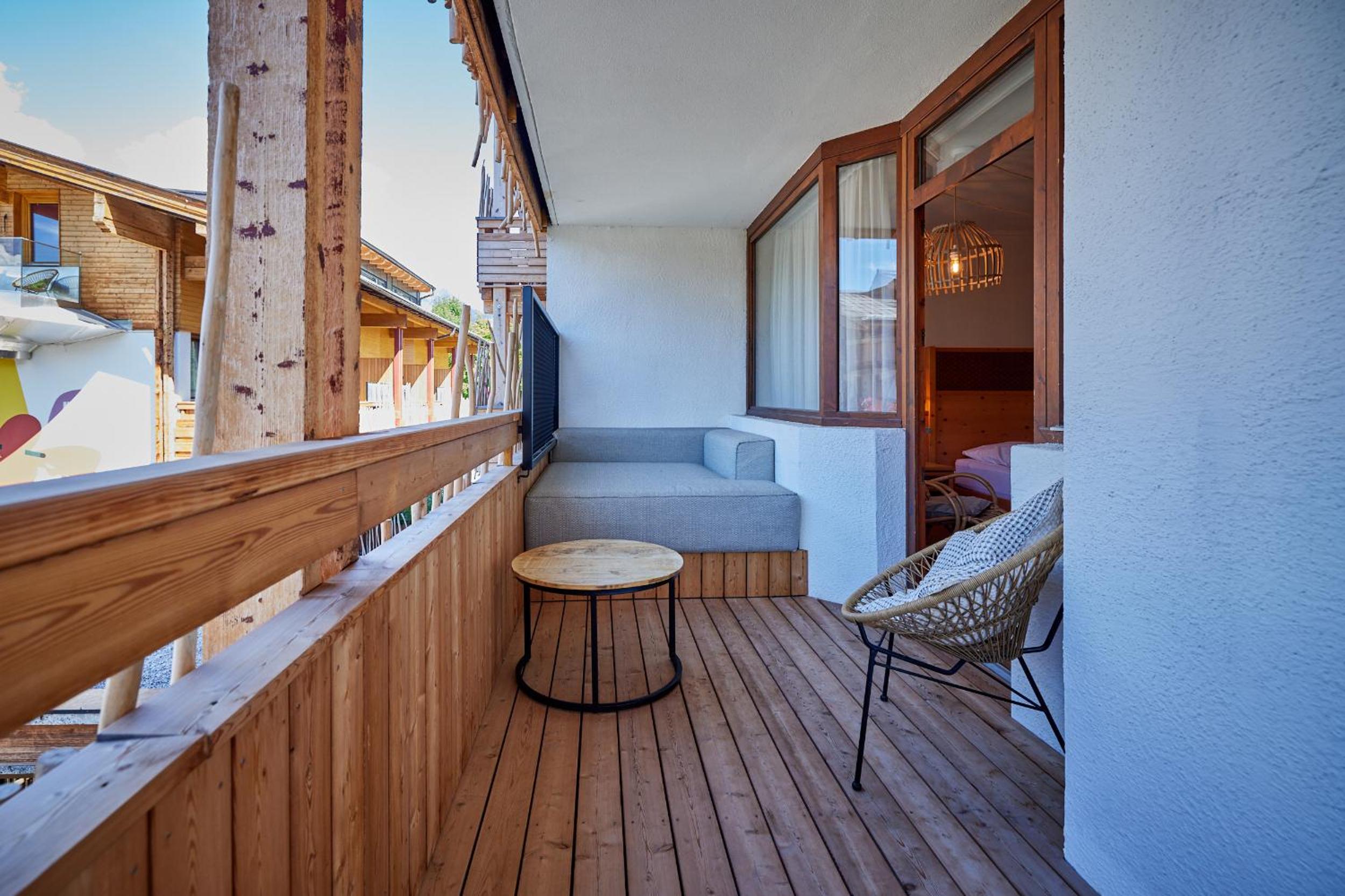 Double Room with Balcony - Photo 2