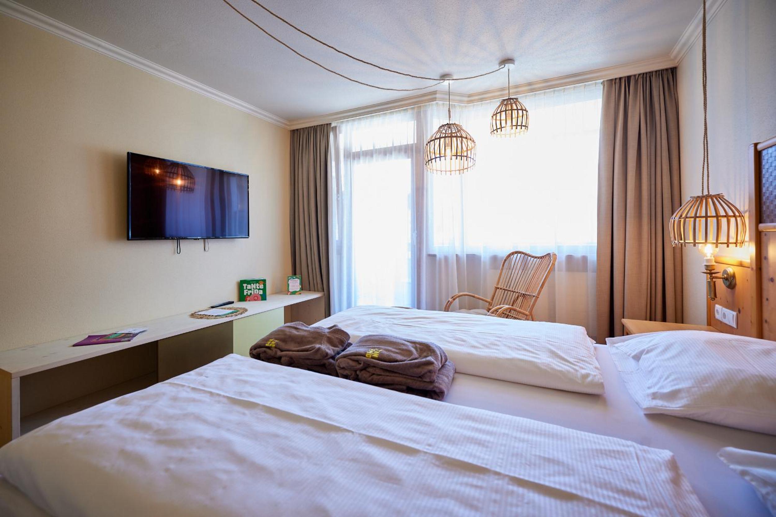 Double Room with Balcony - Photo 5