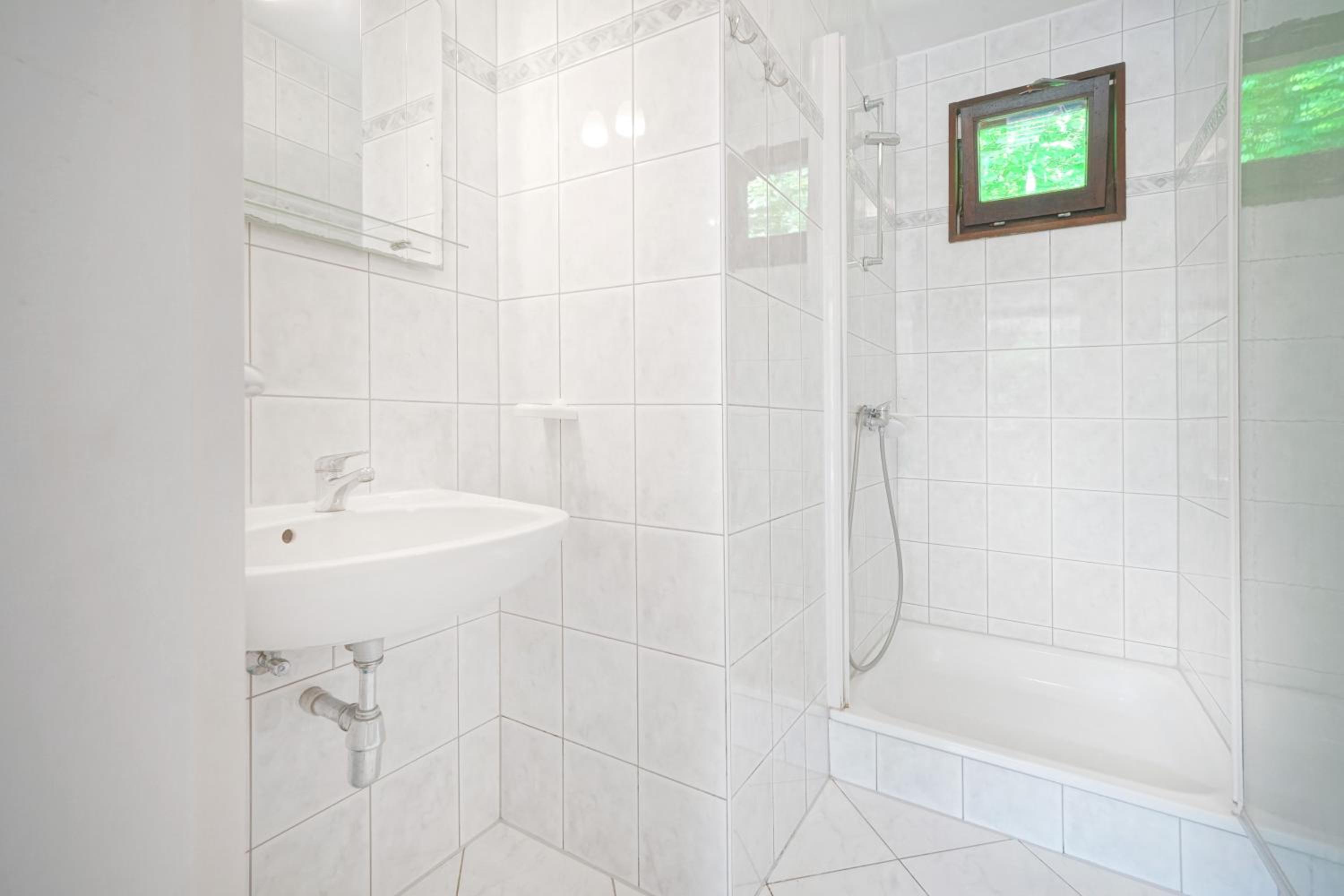 Bungalow (4 Adults) - Photo 11