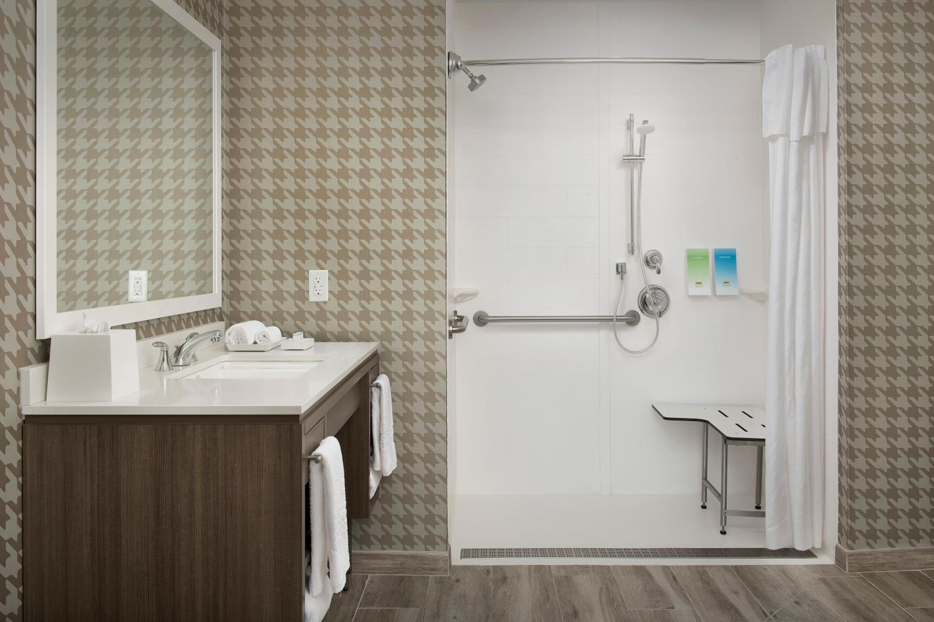 King Studio Suite - Mobility Access/Non-Smoking photo 3