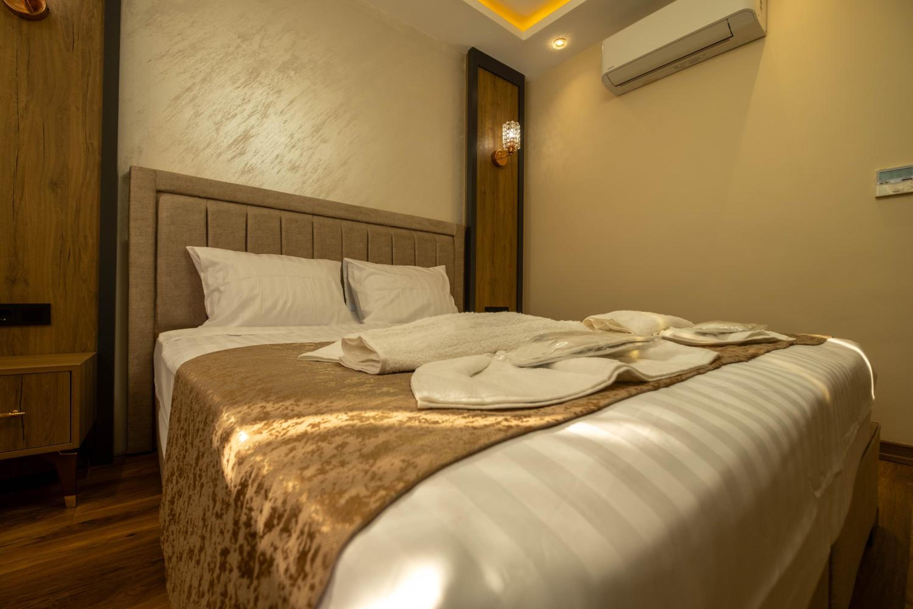Deluxe Double Room photo 3