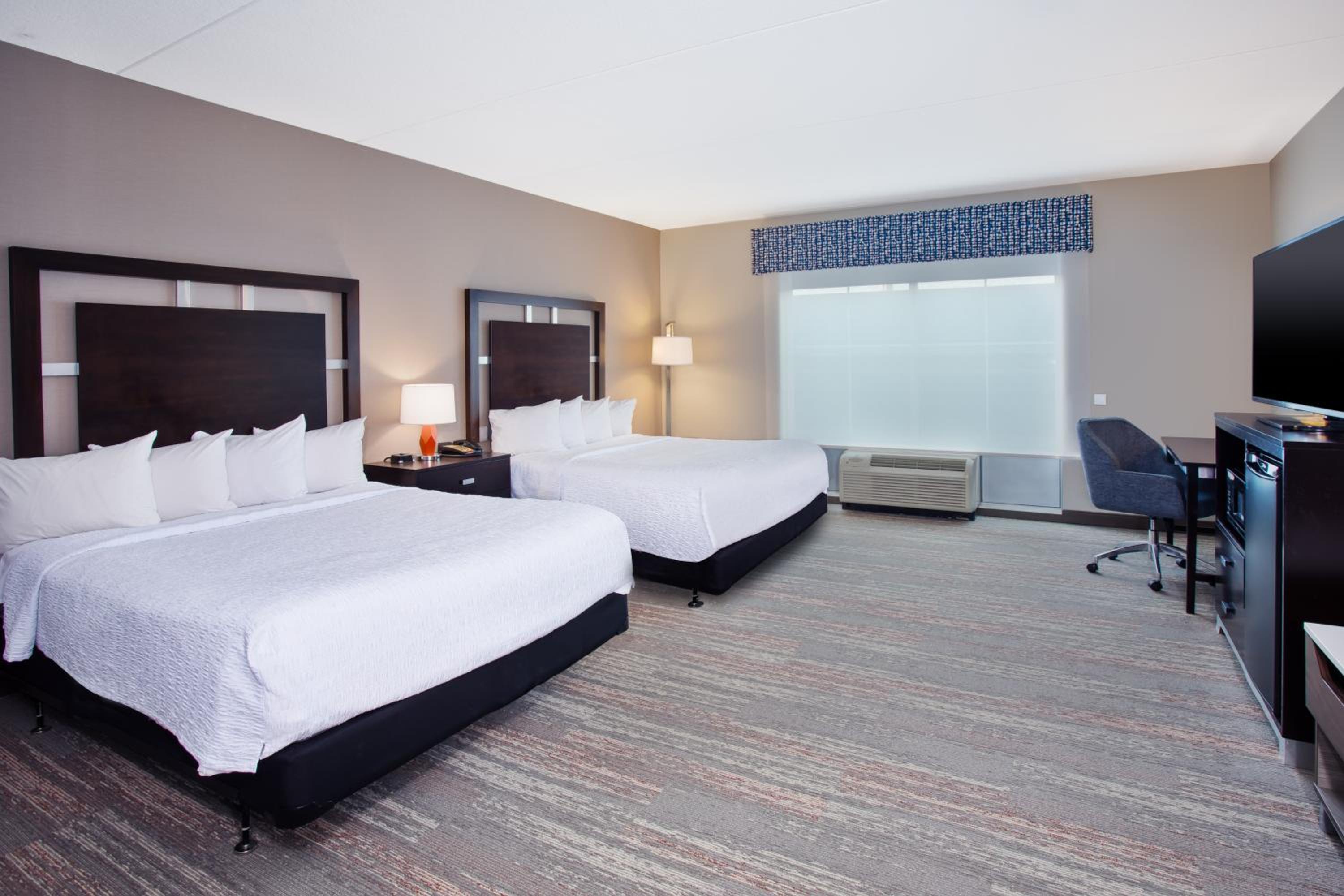 Queen Room with Two Queen Beds and Roll-In Shower - Mobility and Hearing Access/Non-Smoking - Photo 6