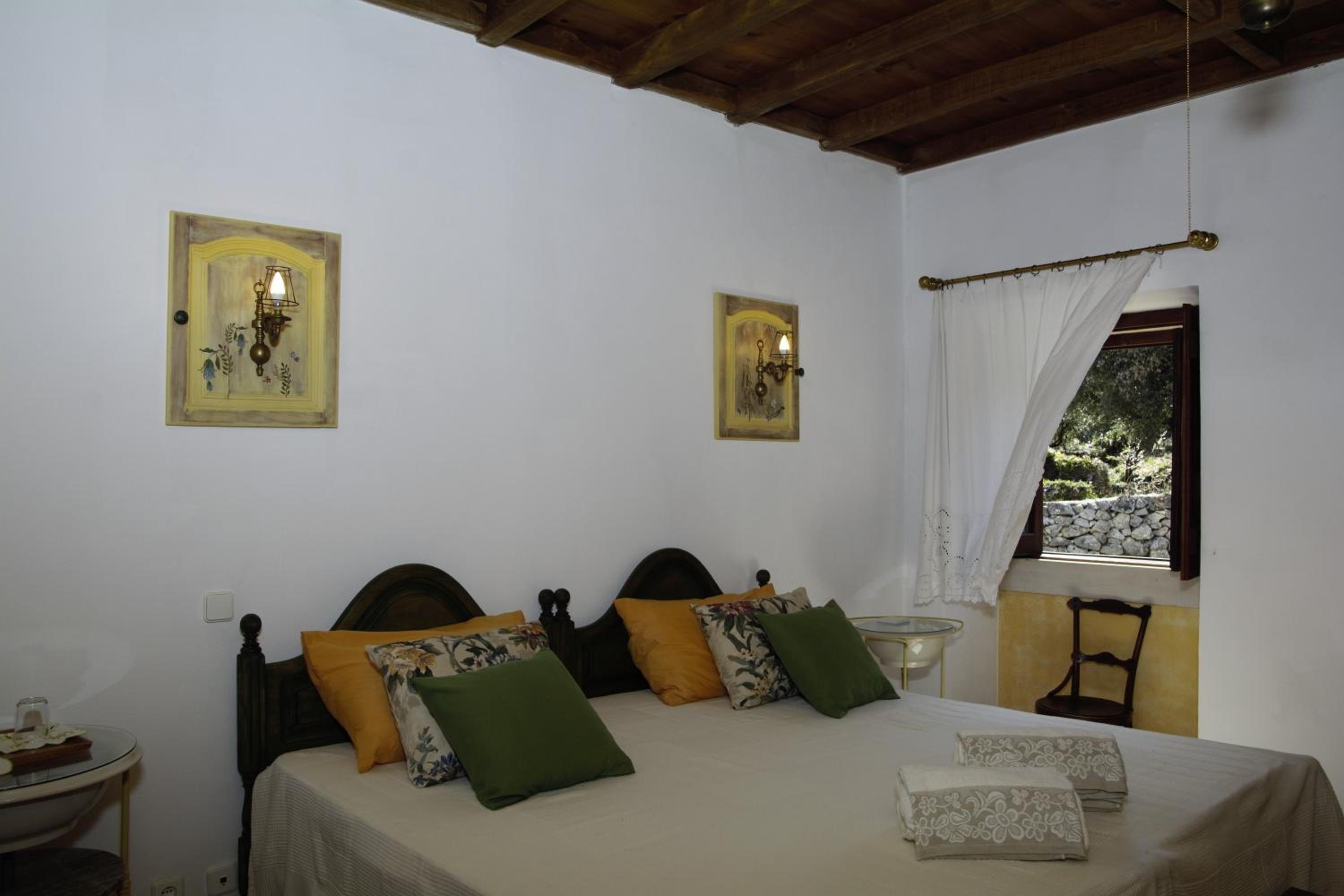 Double or Twin Room with Private Bathroom photo 2