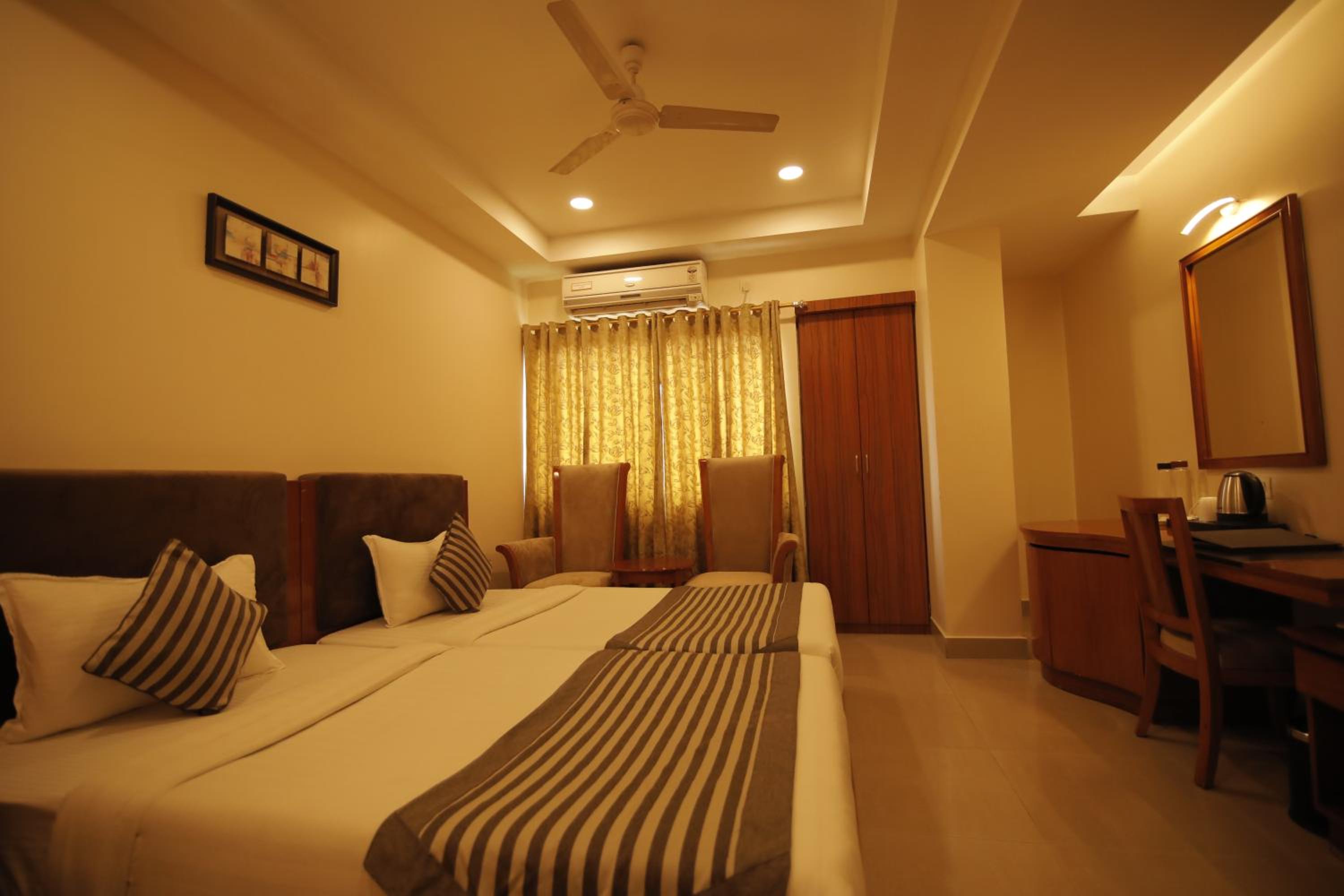 Deluxe Room - Photo 7
