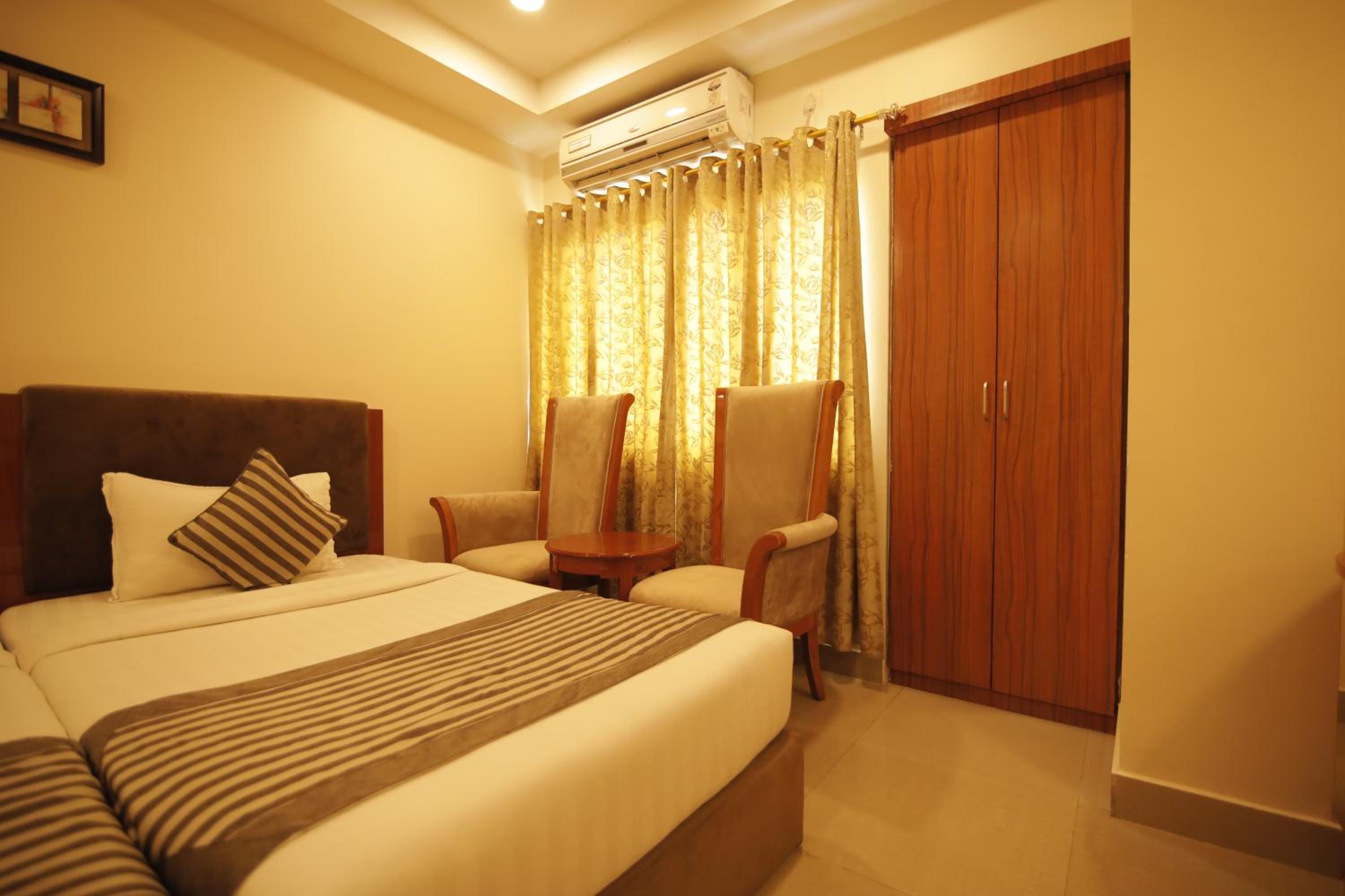Deluxe Room - Photo 6