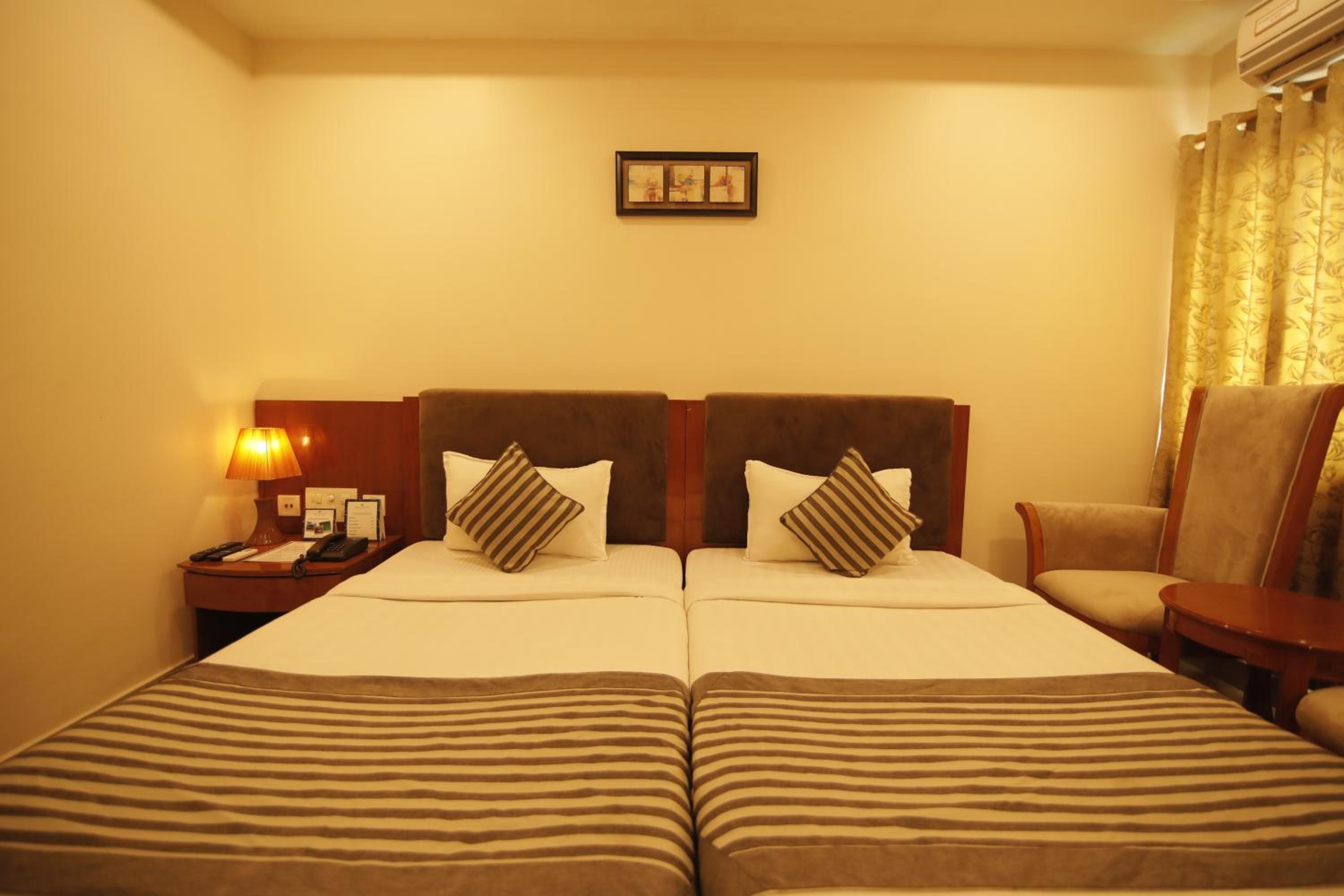 Deluxe Room - Photo 5
