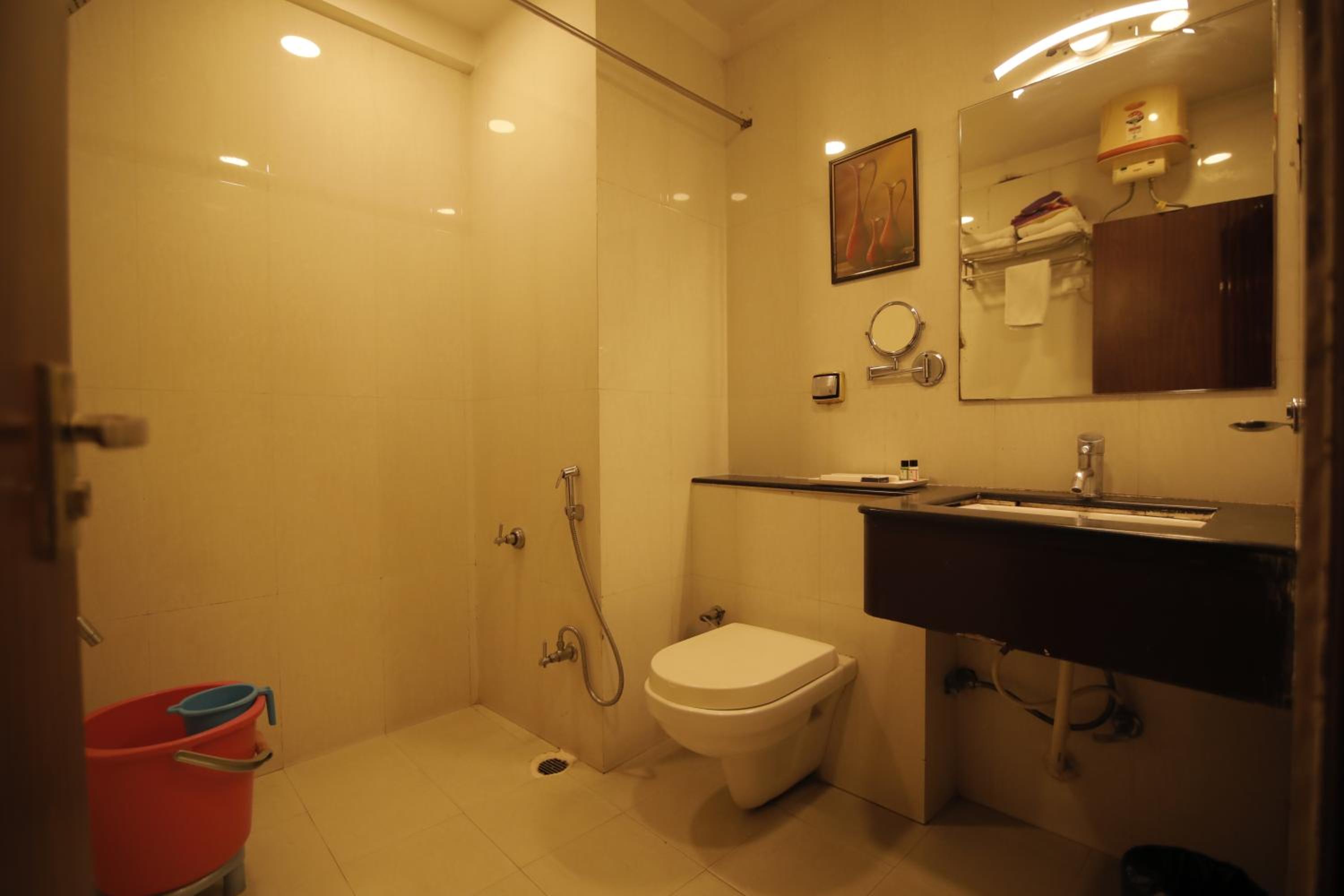 Elegant Room - Photo 4