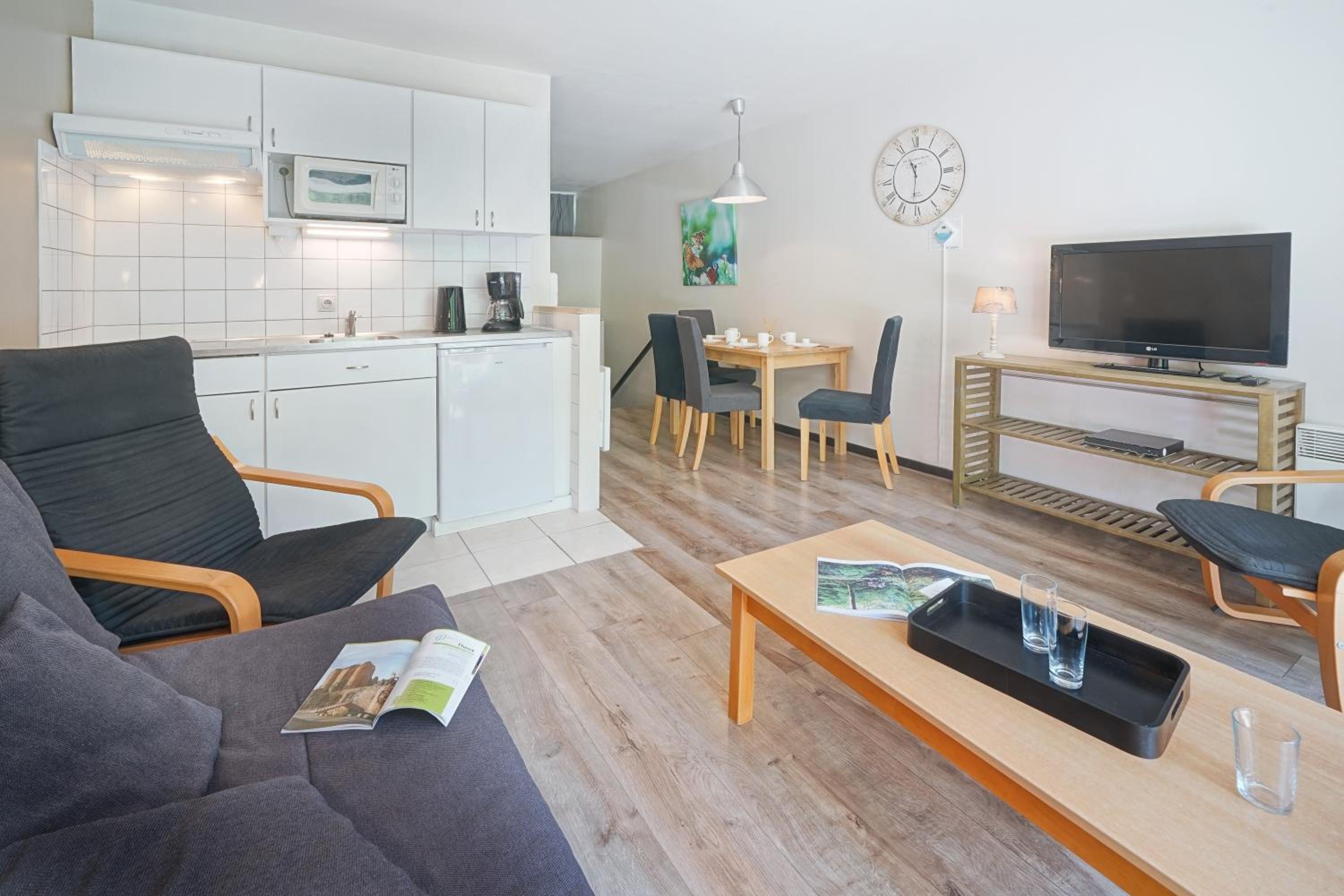 Budget One-Bedroom Apartment (2 Adults) - Photo 6