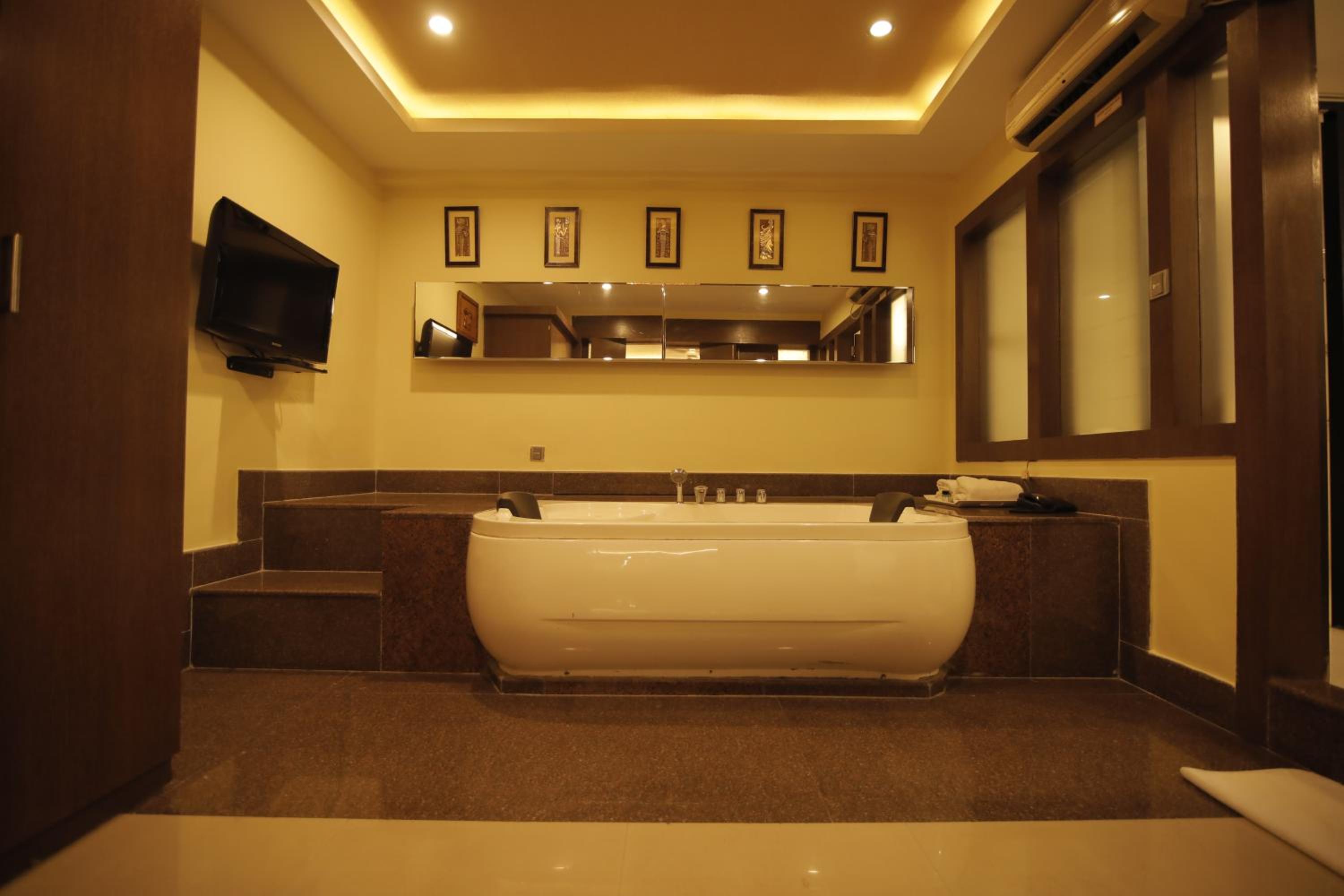 Suite - Photo 6