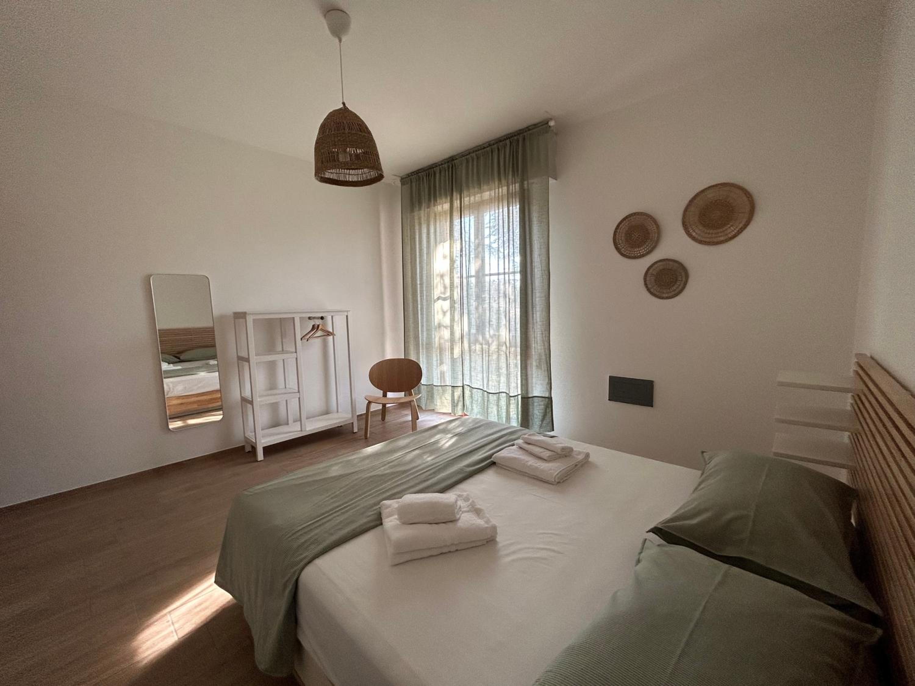 Three-Bedroom Apartment - Photo 8