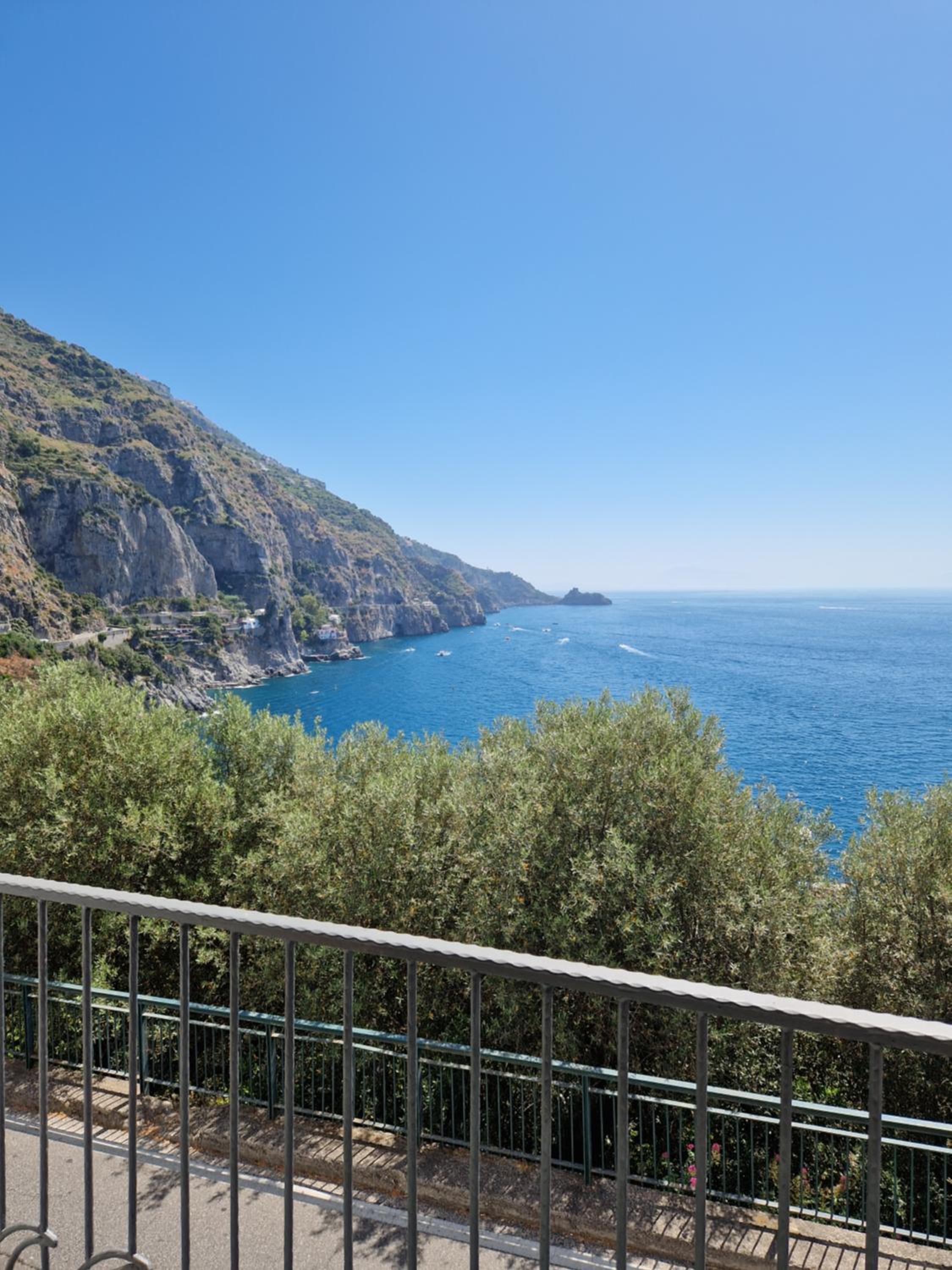 Deluxe Double Room with Balcony and Sea View - Photo 2