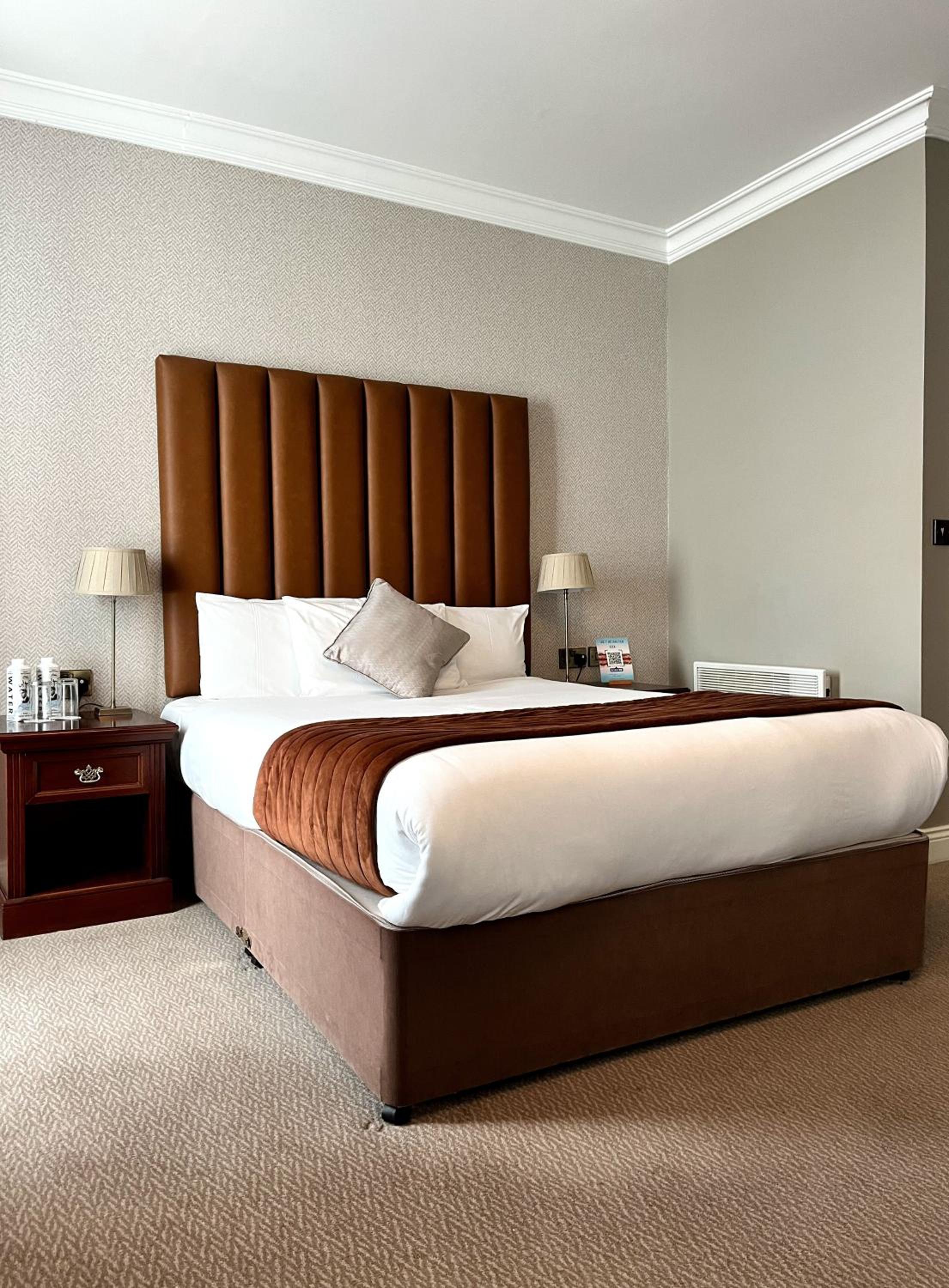 Deluxe Double Room - Photo 12