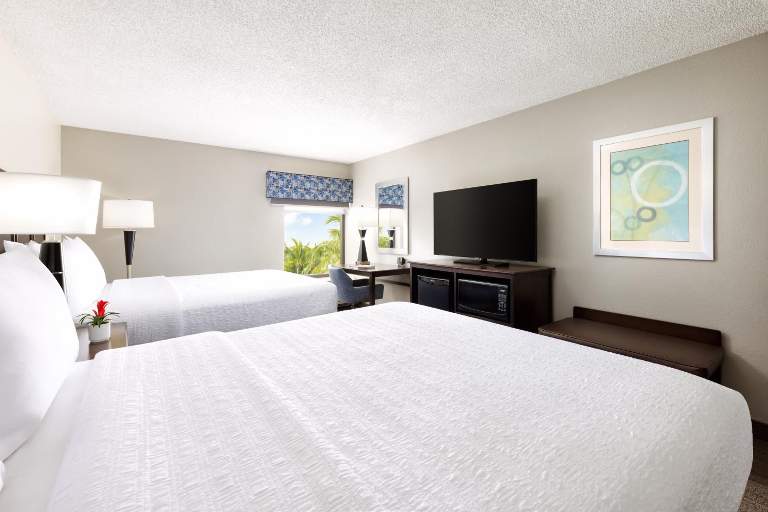 Queen Room with Two Queen Beds - Photo 6