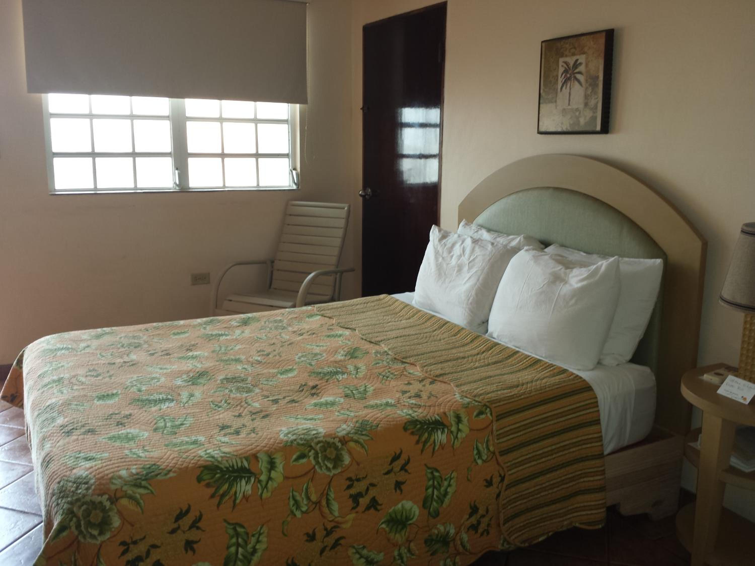 Economy Queen Room (noise during Restaurant hours)