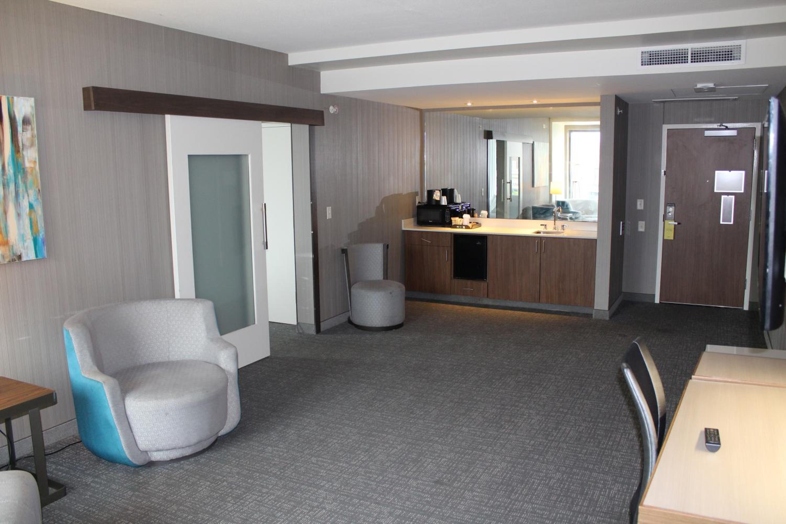 Queen Suite with Sofa Bed photo 1
